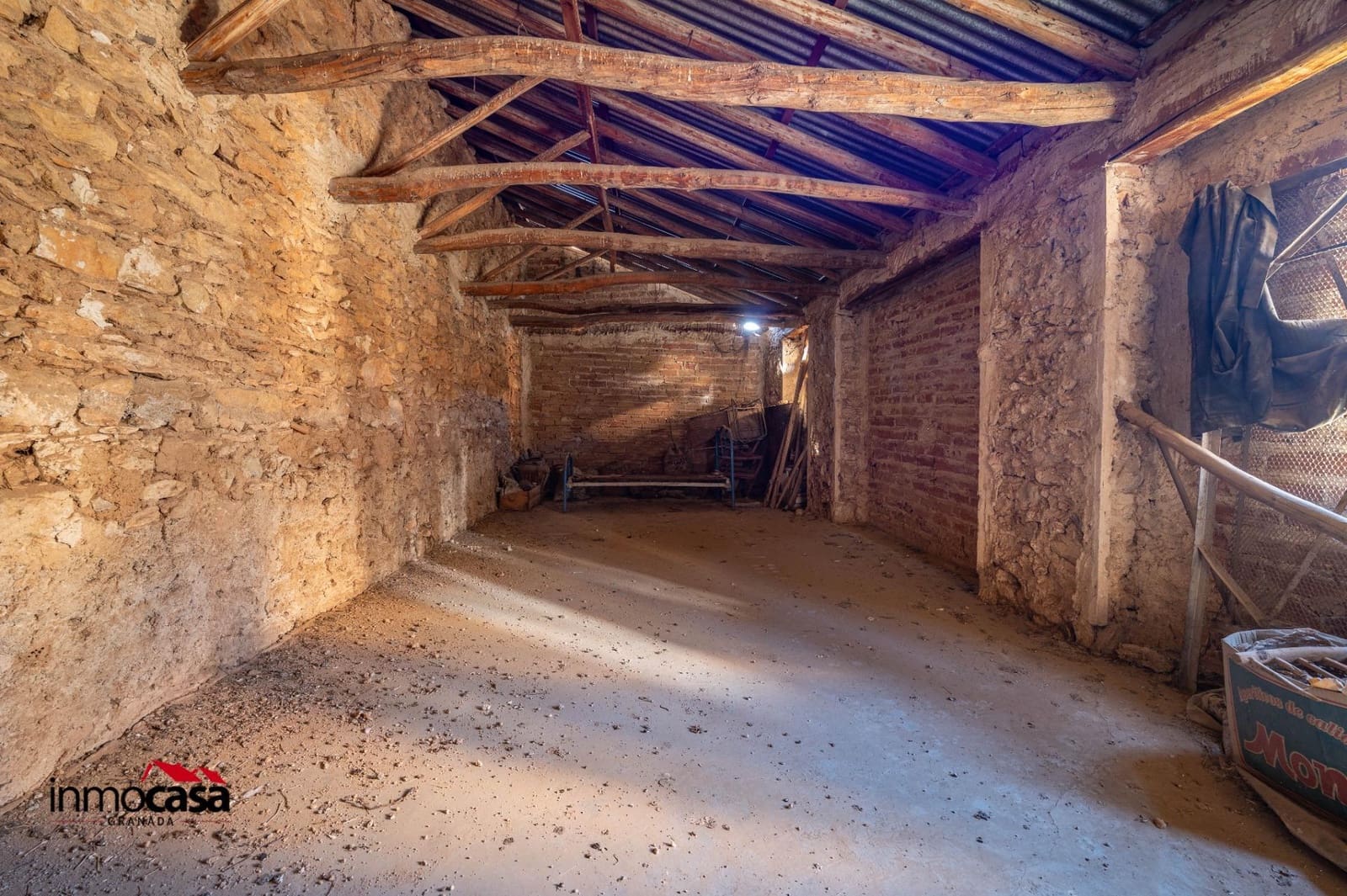 9 soveværelse Byhus til salg i Padul med garage - € 125.000 (Ref: 9720123)