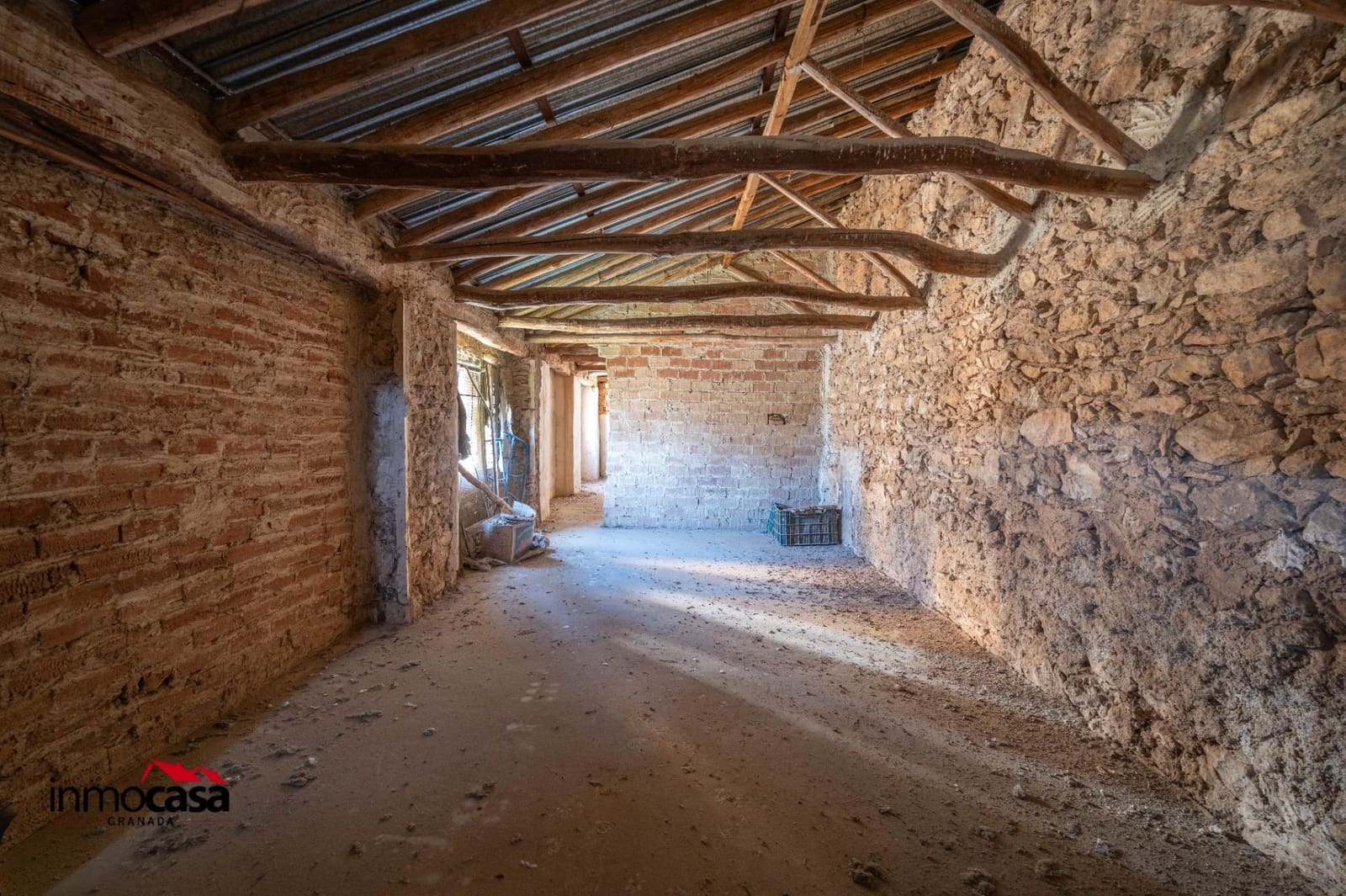 9 soveværelse Byhus til salg i Padul med garage - € 125.000 (Ref: 9720123)