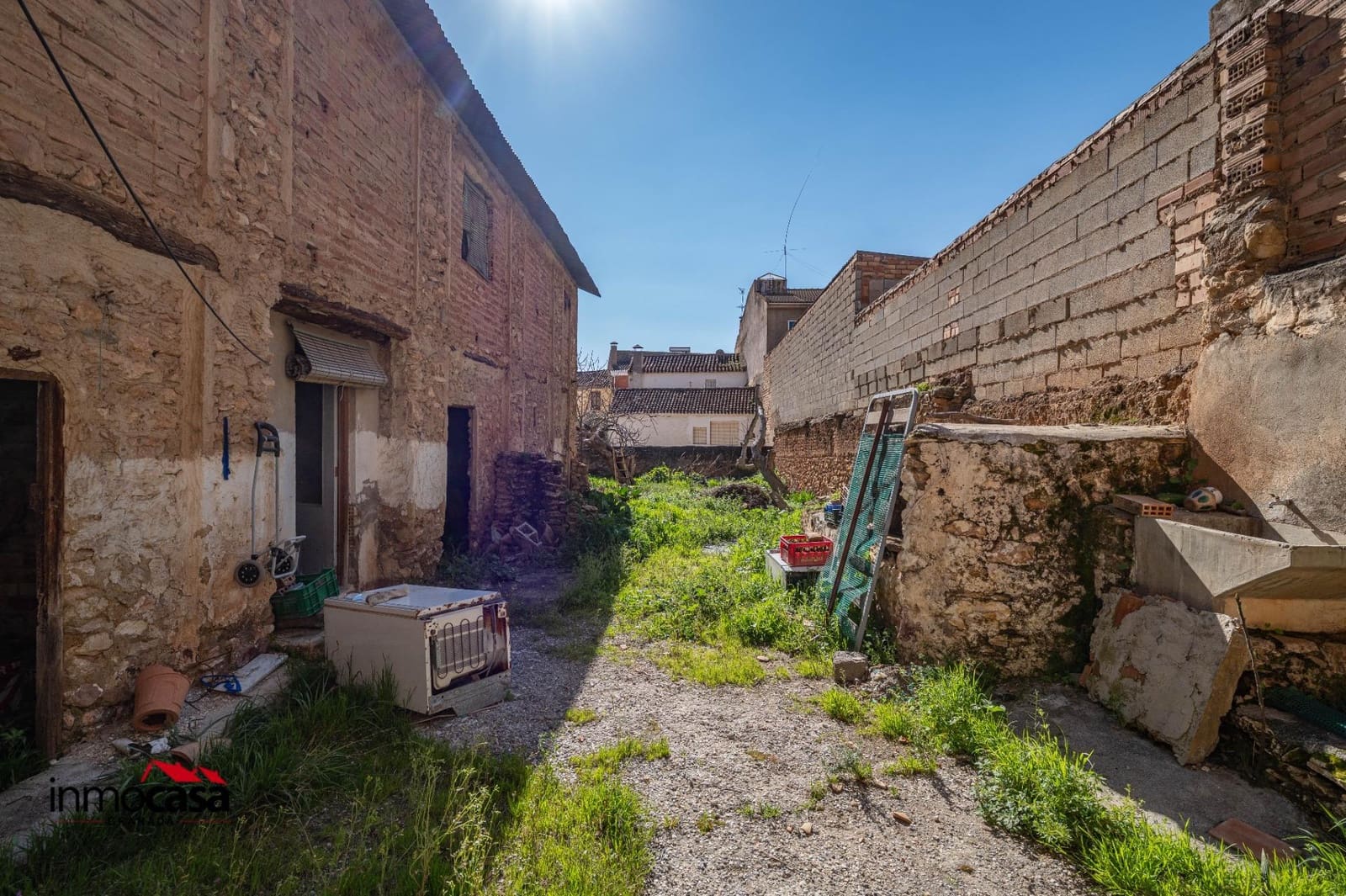 9 soveværelse Byhus til salg i Padul med garage - € 125.000 (Ref: 9720123)