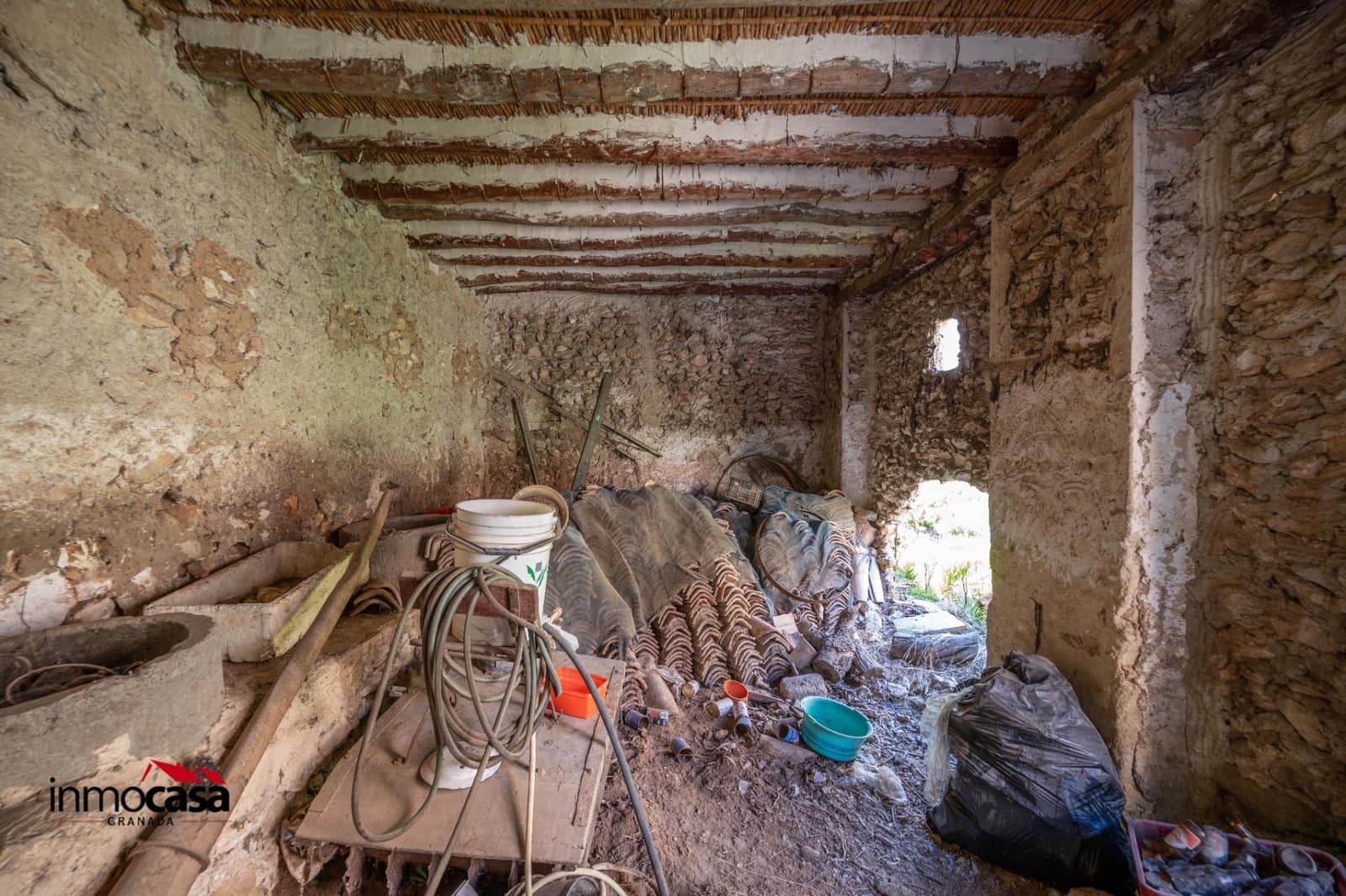 9 soveværelse Byhus til salg i Padul med garage - € 125.000 (Ref: 9720123)