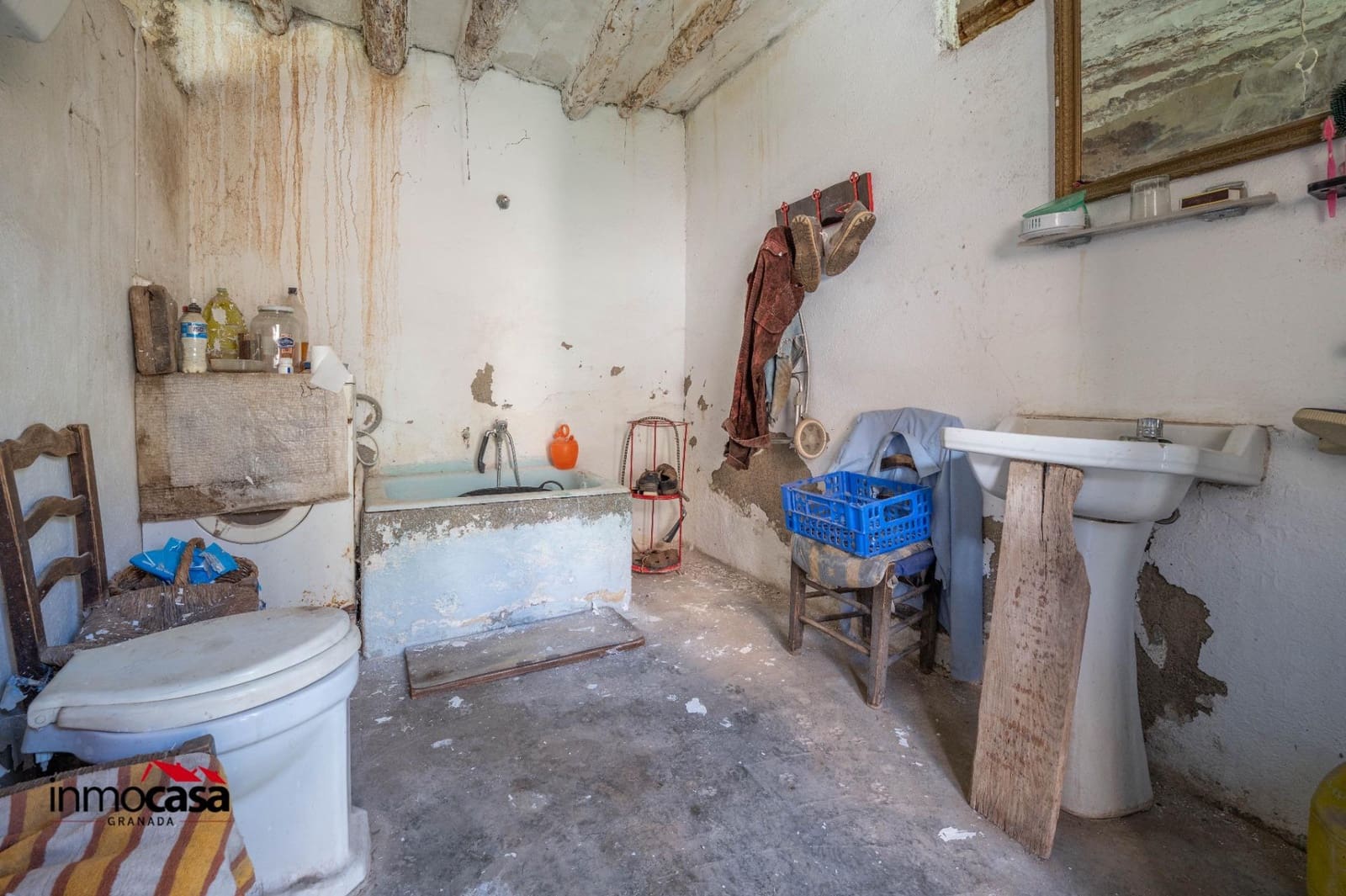 9 soveværelse Byhus til salg i Padul med garage - € 125.000 (Ref: 9720123)