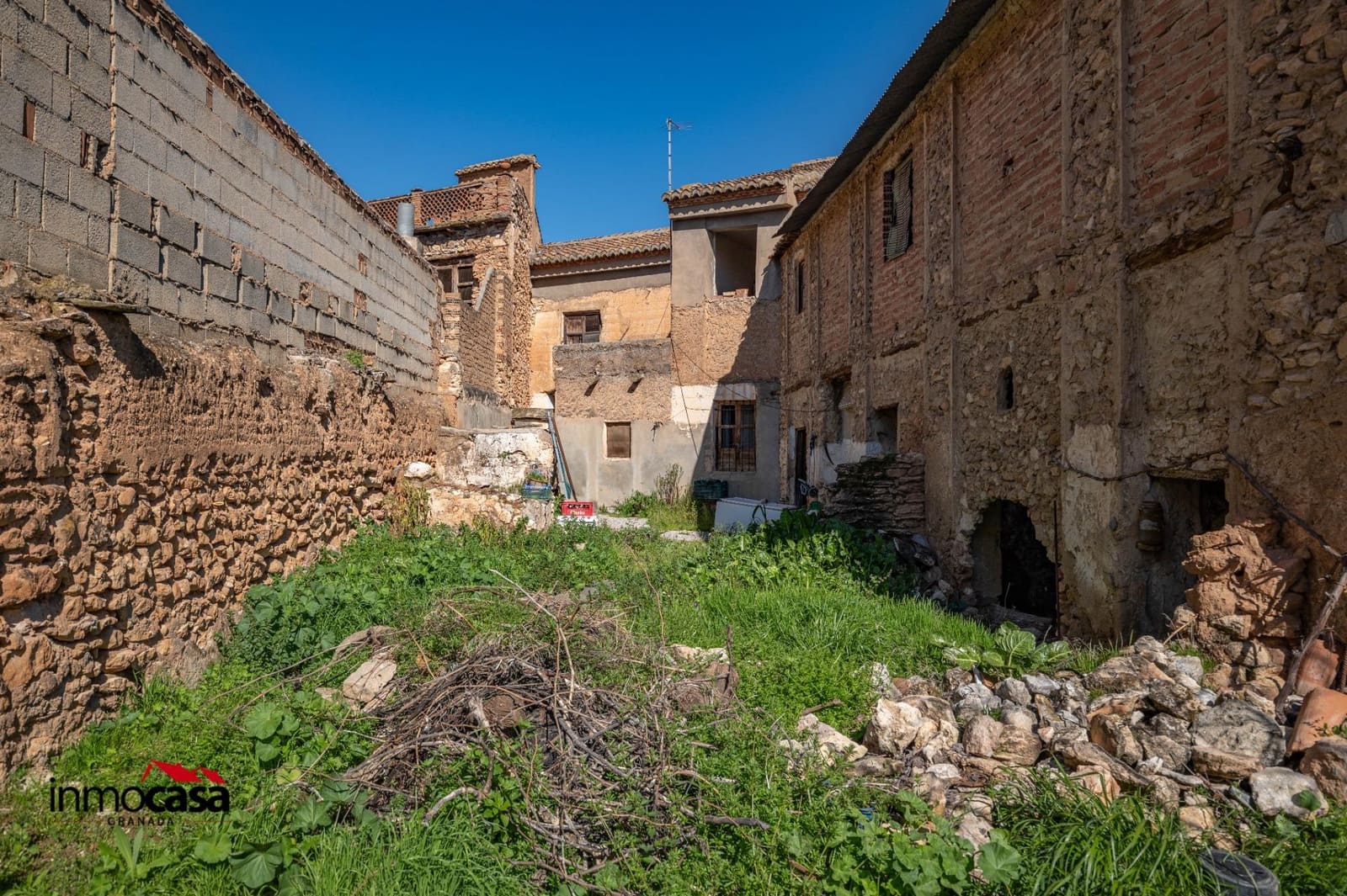 9 soveværelse Byhus til salg i Padul med garage - € 125.000 (Ref: 9720123)