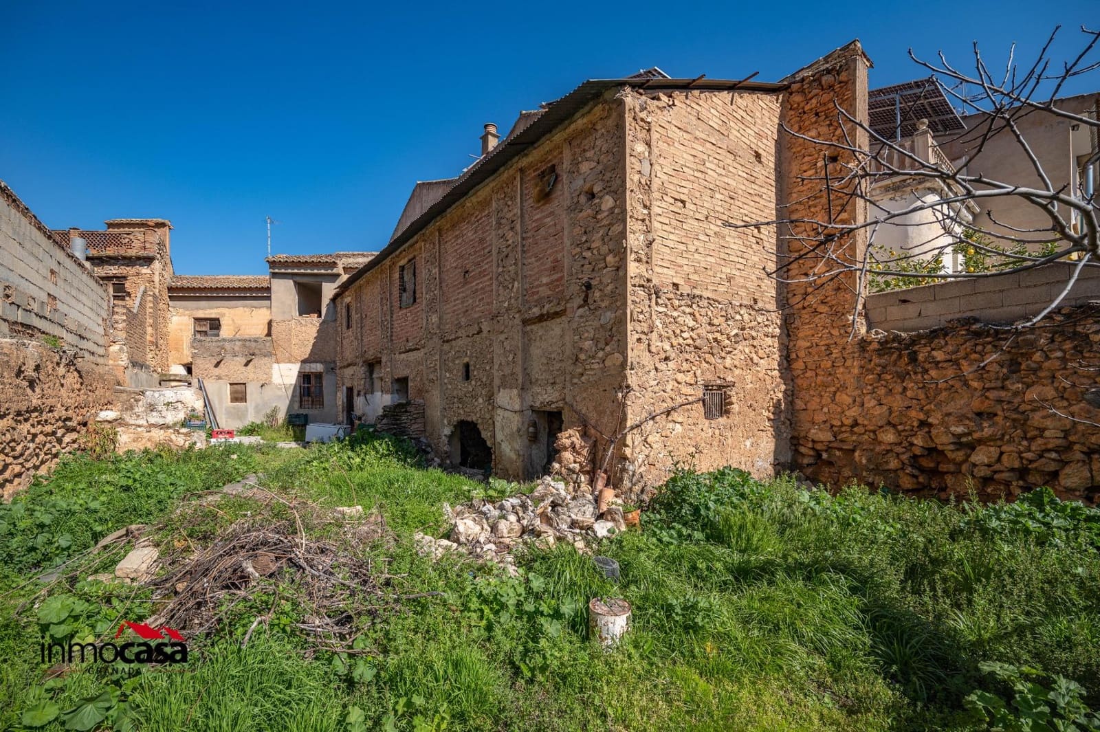 9 soveværelse Byhus til salg i Padul med garage - € 125.000 (Ref: 9720123)