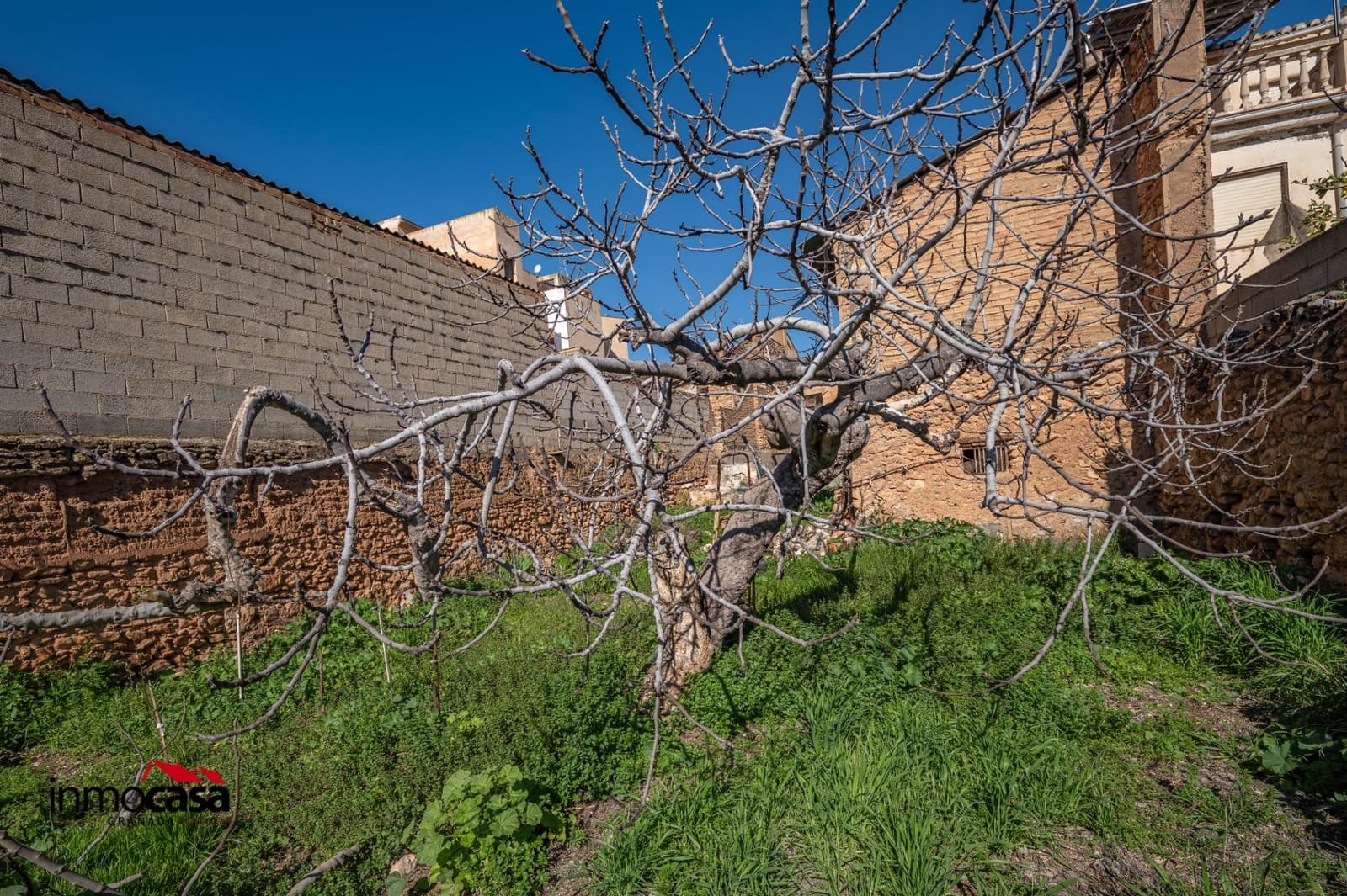 9 soveværelse Byhus til salg i Padul med garage - € 125.000 (Ref: 9720123)