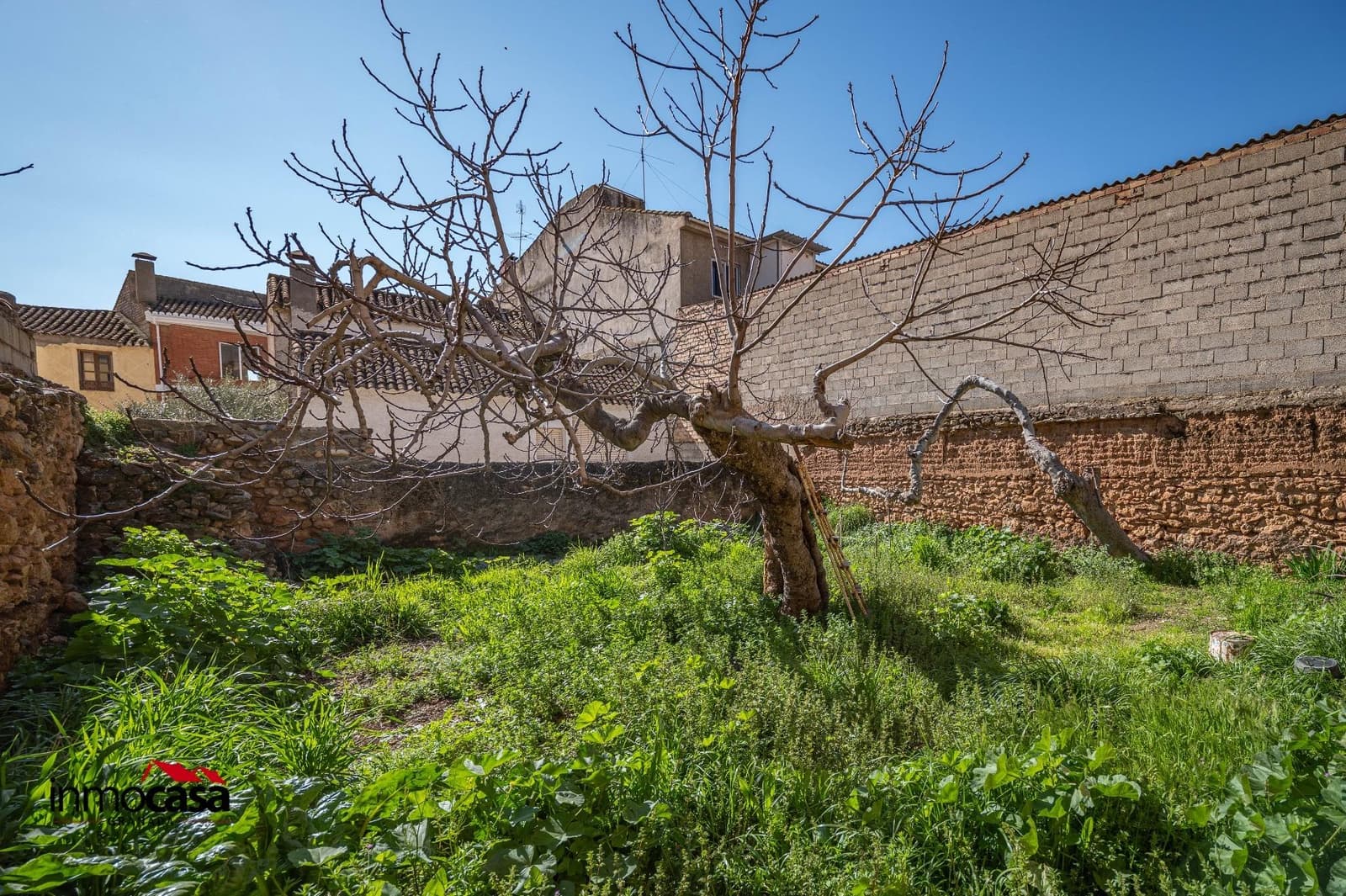 9 soveværelse Byhus til salg i Padul med garage - € 125.000 (Ref: 9720123)