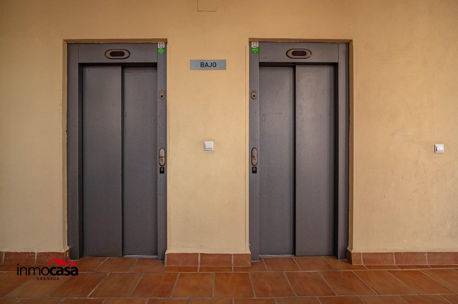 2 bedroom Flat for sale in Las Gabias with garage - € 150,000 (Ref: 9732370)