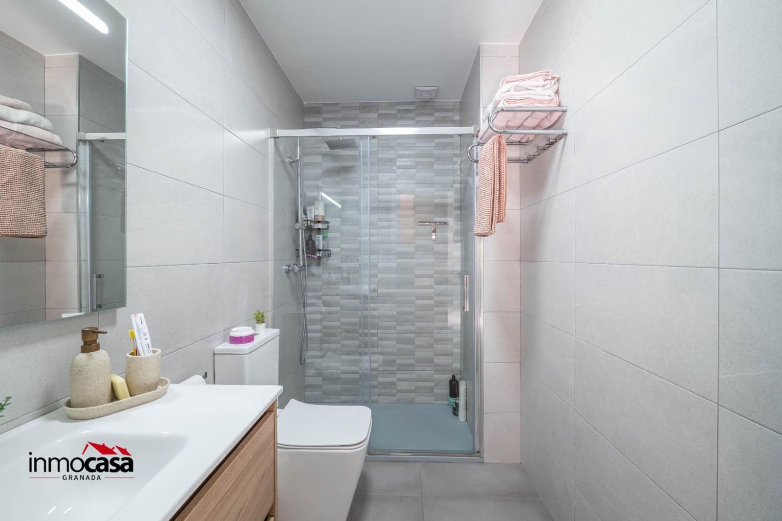 2 bedroom Flat for sale in Las Gabias with garage - € 150,000 (Ref: 9732370)