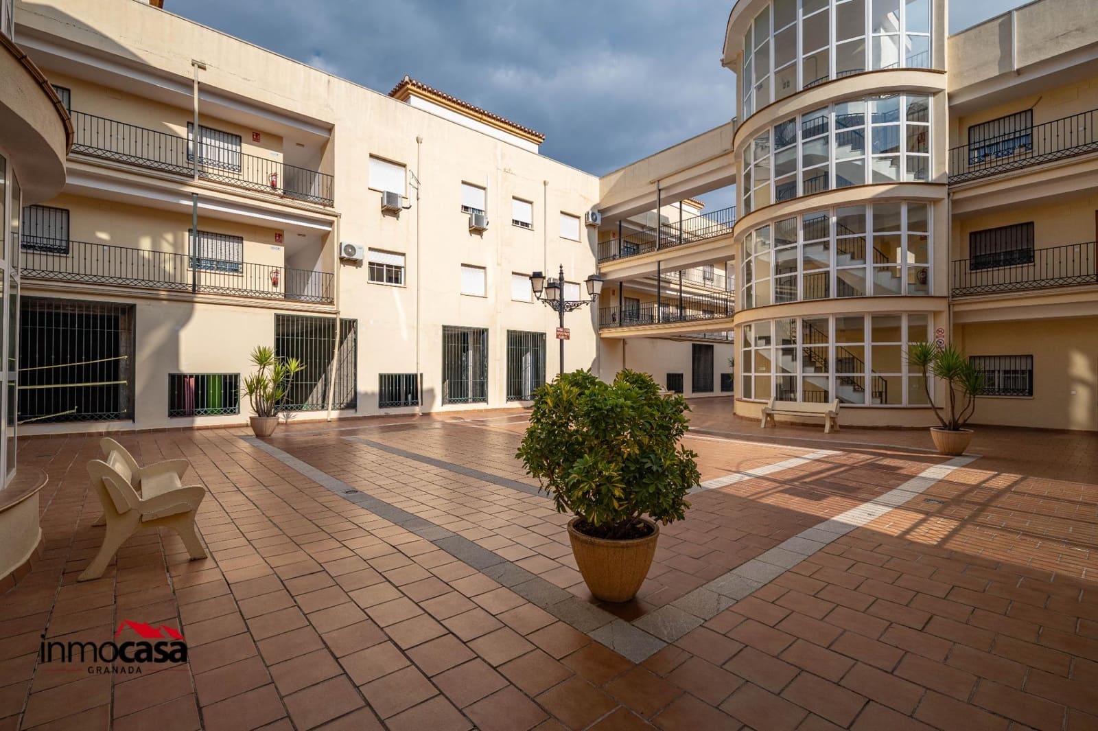 2 bedroom Flat for sale in Las Gabias with garage - € 150,000 (Ref: 9732370)