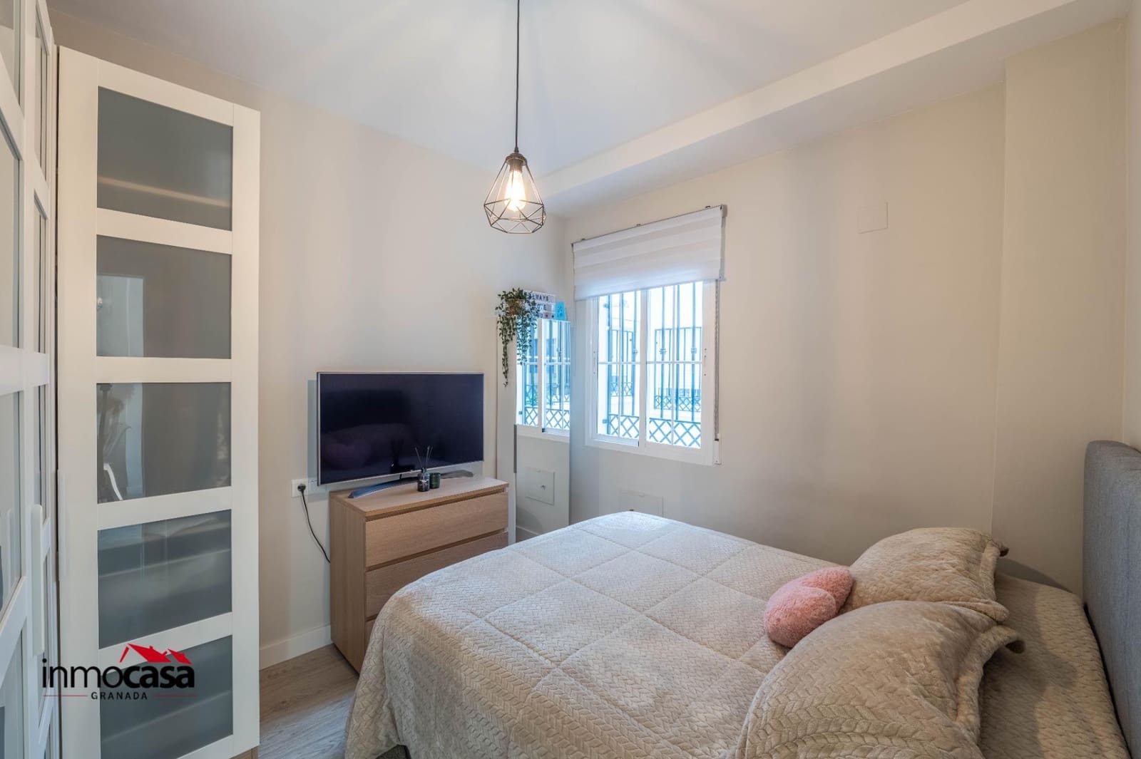 2 bedroom Flat for sale in Las Gabias with garage - € 150,000 (Ref: 9732370)