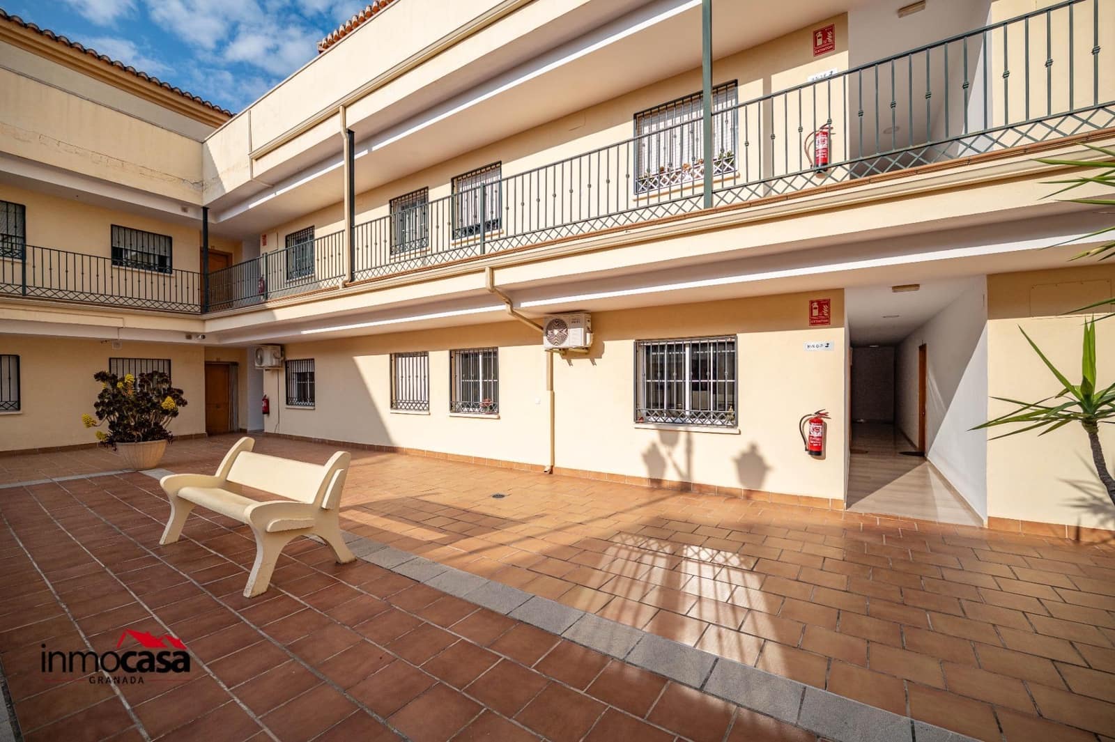 2 bedroom Flat for sale in Las Gabias with garage - € 150,000 (Ref: 9732370)