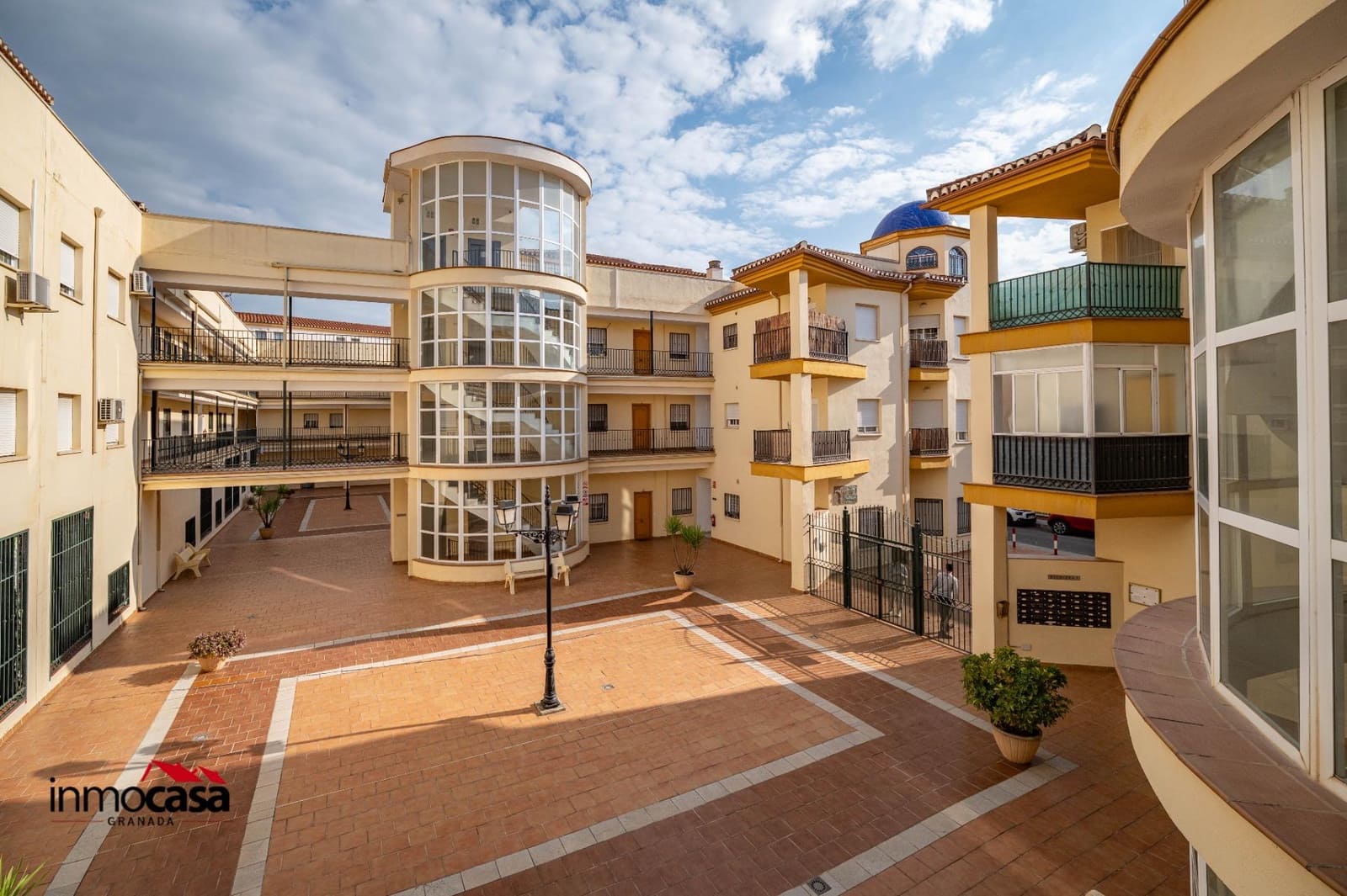 2 bedroom Flat for sale in Las Gabias with garage - € 150,000 (Ref: 9732370)