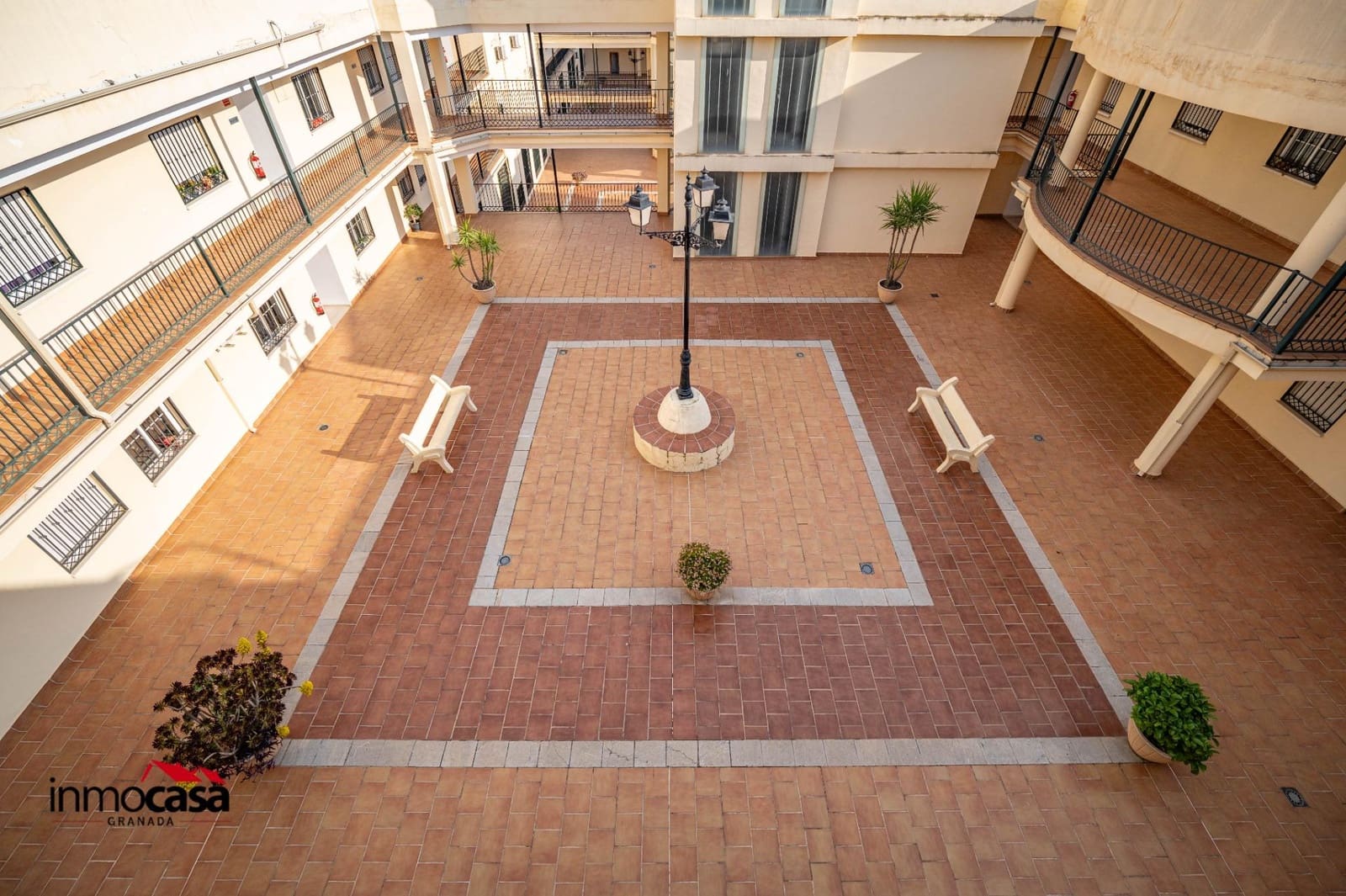 2 bedroom Flat for sale in Las Gabias with garage - € 150,000 (Ref: 9732370)