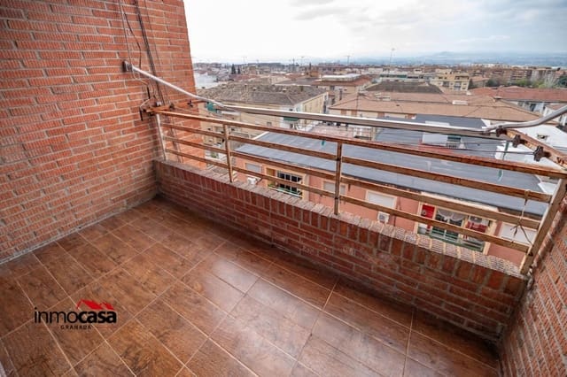 3 bedroom Flat for sale in Granada city with garage - € 229,900 (Ref: 9732371)