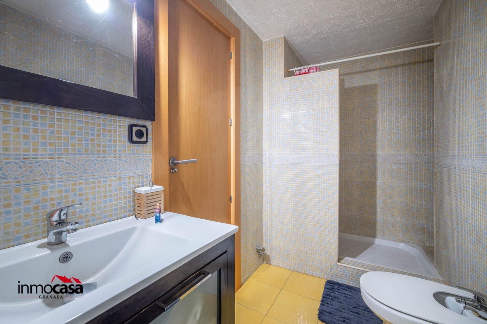 3 bedroom Flat for sale in Granada city with garage - € 229,900 (Ref: 9732371)