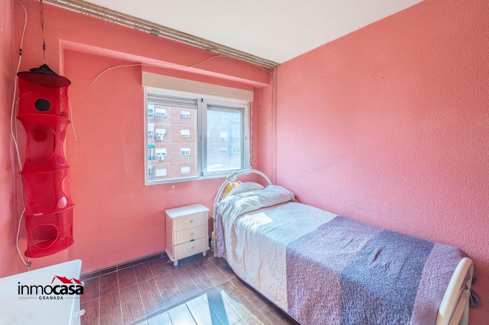 3 bedroom Flat for sale in Granada city with garage - € 229,900 (Ref: 9732371)