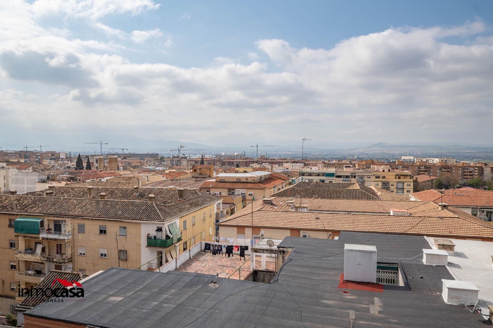 3 bedroom Flat for sale in Granada city with garage - € 229,900 (Ref: 9732371)