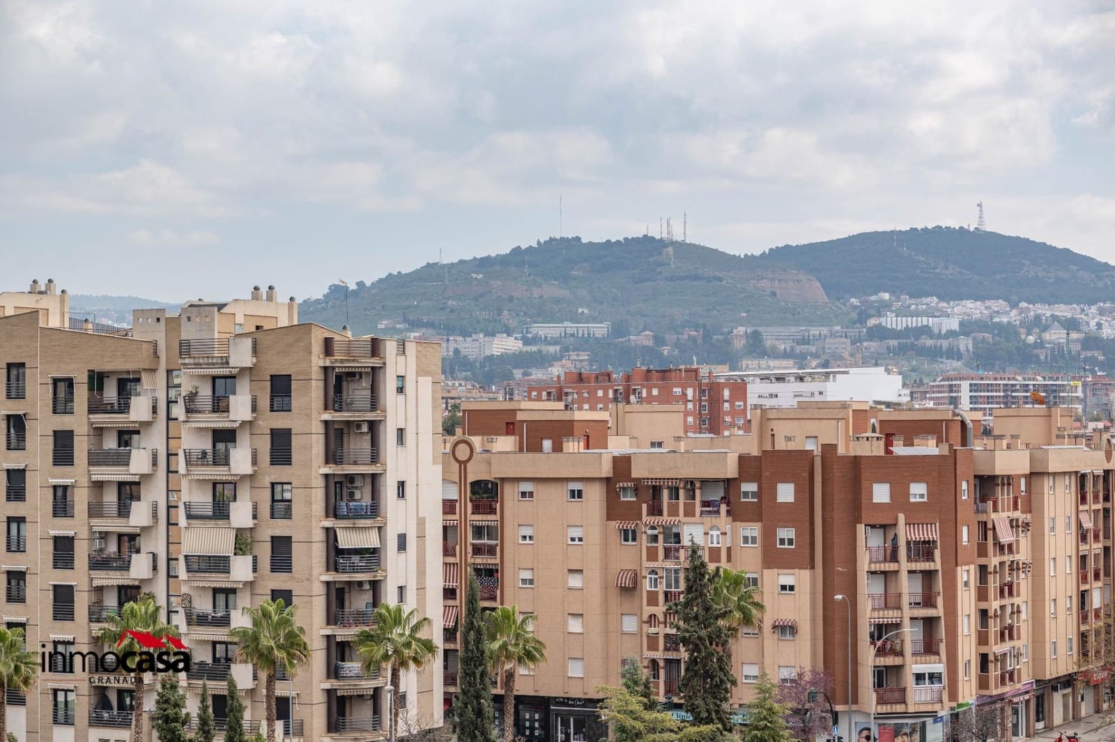 3 bedroom Flat for sale in Granada city with garage - € 229,900 (Ref: 9732371)