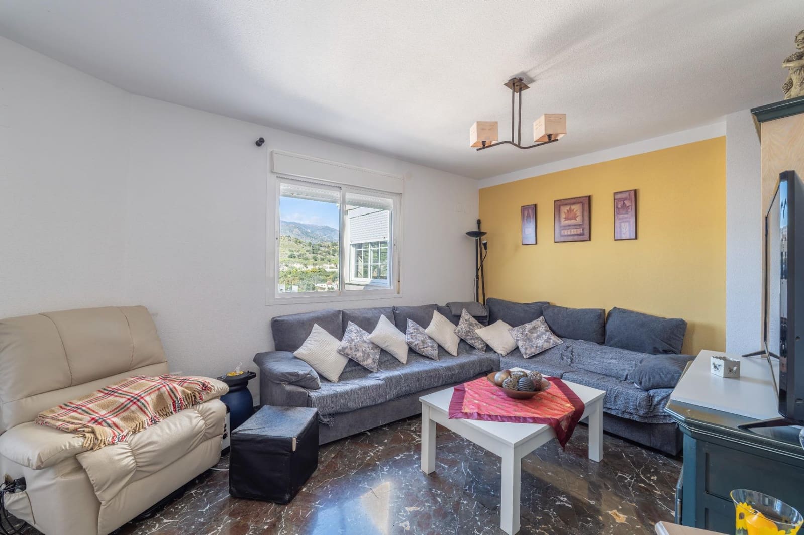 3 slaapkamer Huis te koop in La Herradura met garage - € 339.900 (Ref: 9743214)