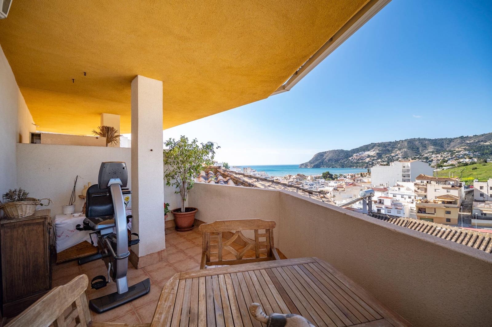 3 slaapkamer Huis te koop in La Herradura met garage - € 339.900 (Ref: 9743214)