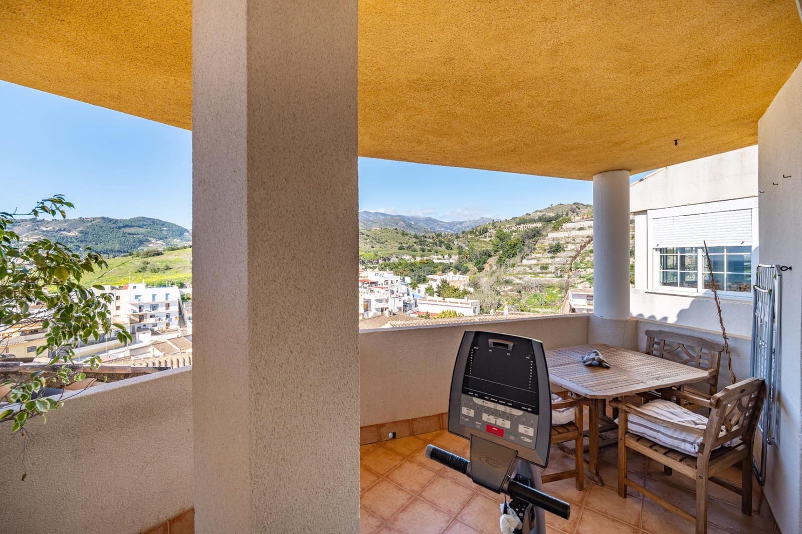 3 slaapkamer Huis te koop in La Herradura met garage - € 339.900 (Ref: 9743214)