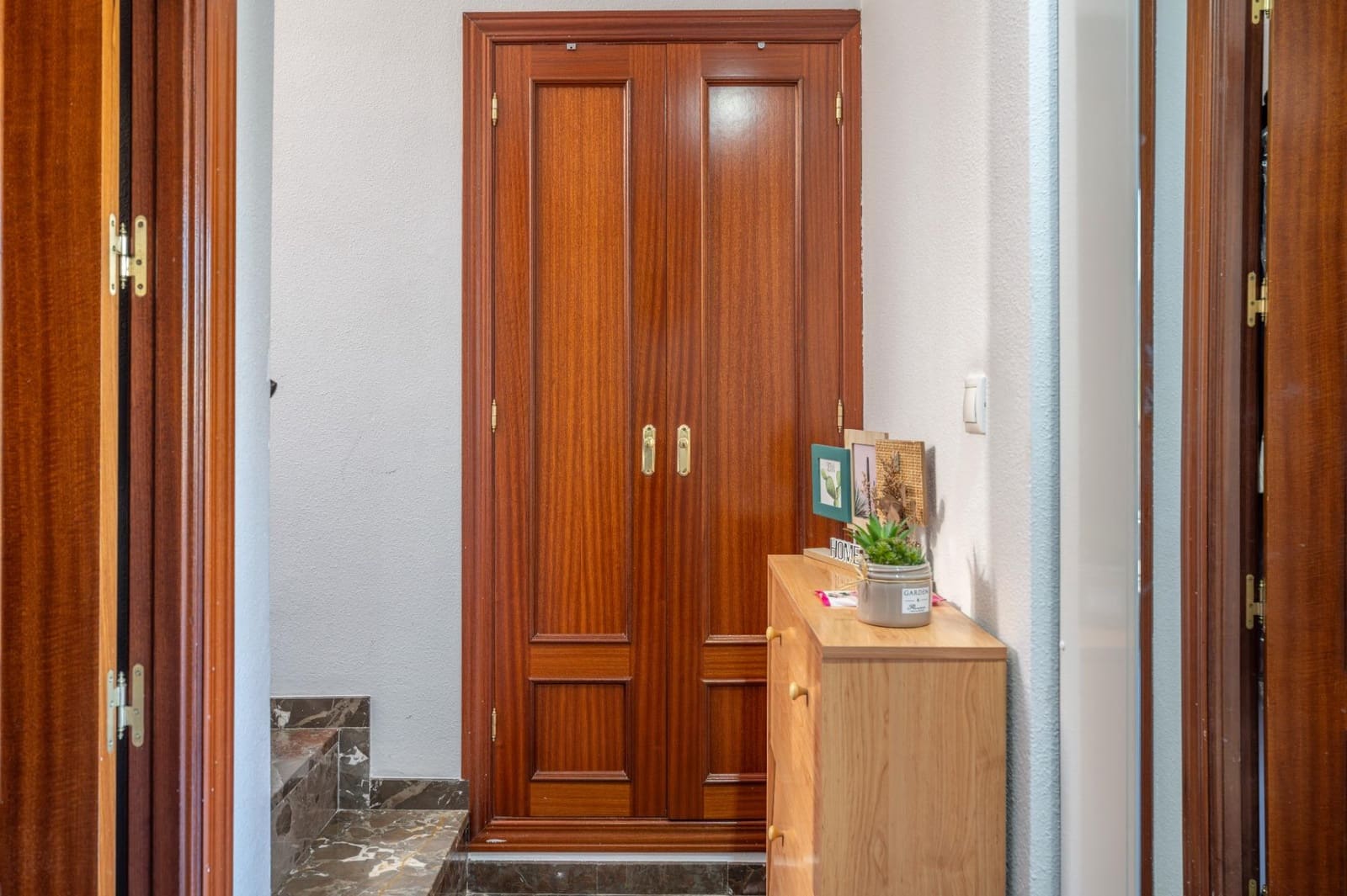 3 slaapkamer Huis te koop in La Herradura met garage - € 339.900 (Ref: 9743214)