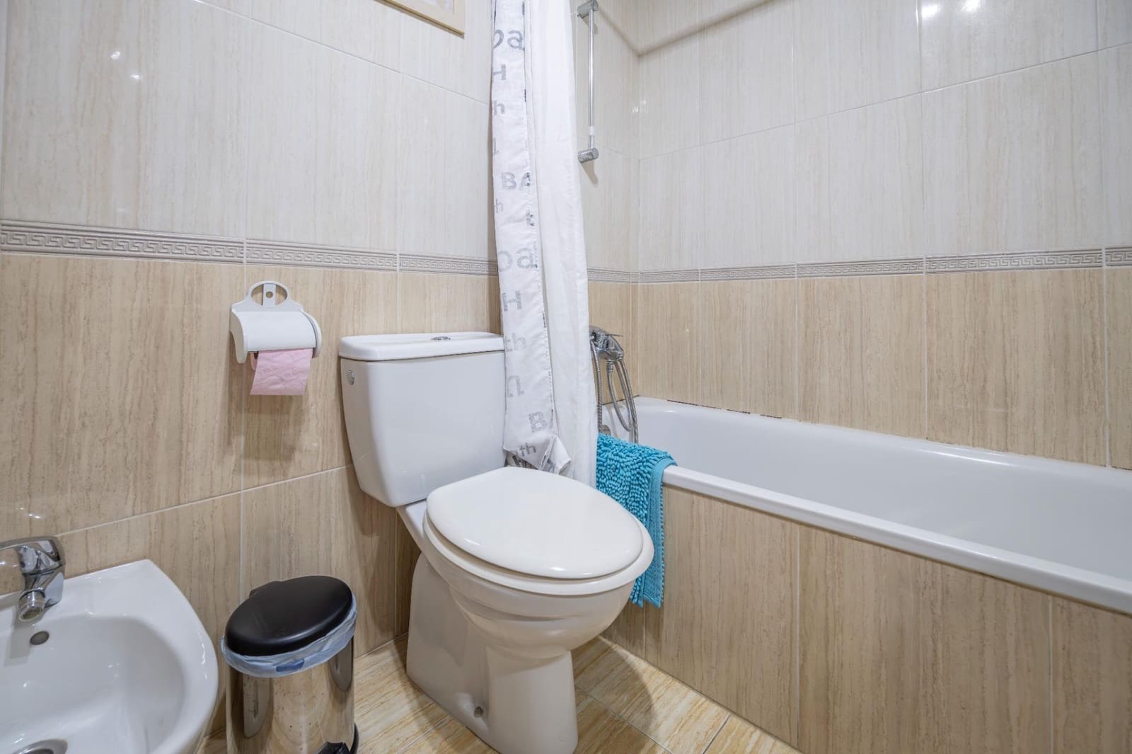 3 slaapkamer Huis te koop in La Herradura met garage - € 339.900 (Ref: 9743214)