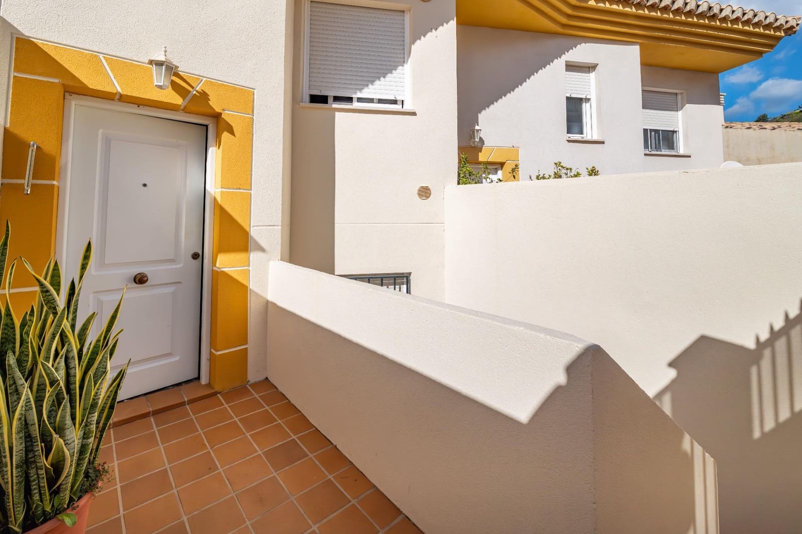3 slaapkamer Huis te koop in La Herradura met garage - € 339.900 (Ref: 9743214)