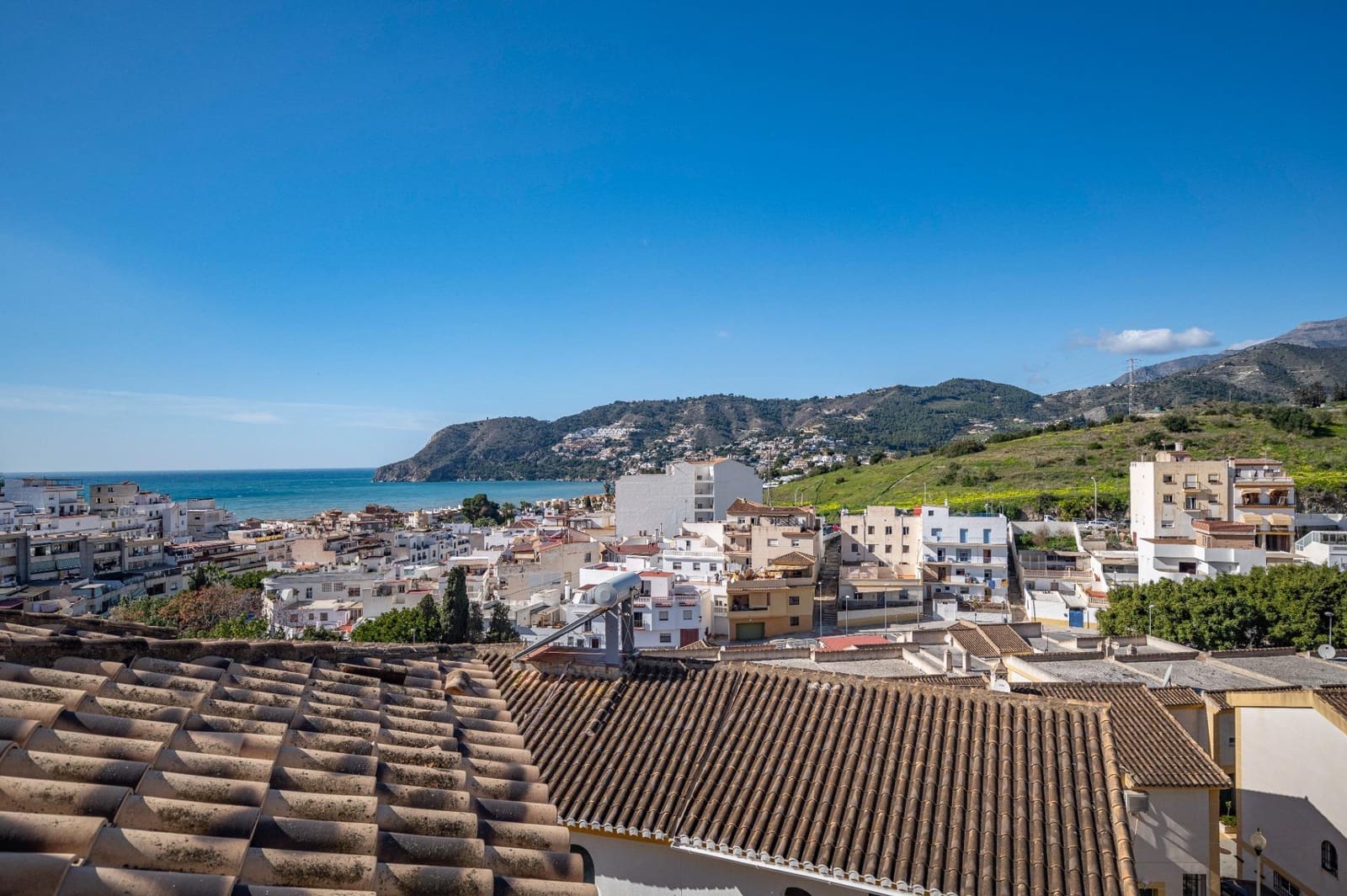 3 slaapkamer Huis te koop in La Herradura met garage - € 339.900 (Ref: 9743214)