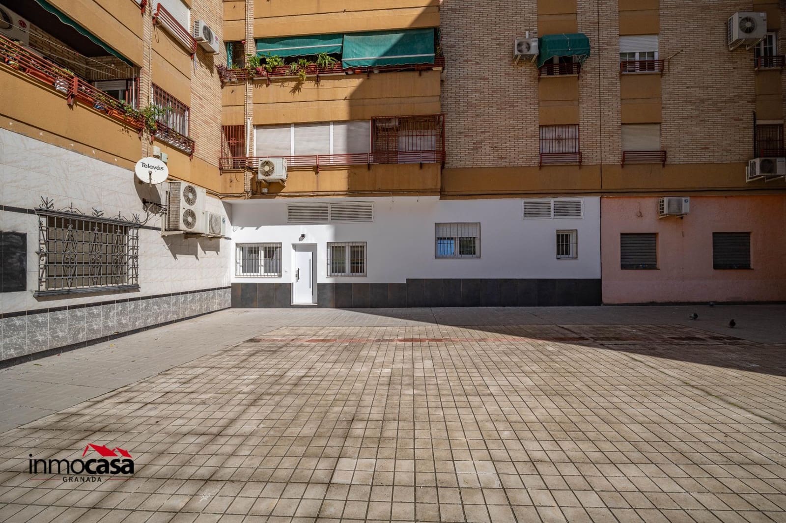 2 soverom Leilighet til leie i Granada by - € 800 (Ref: 9748156)