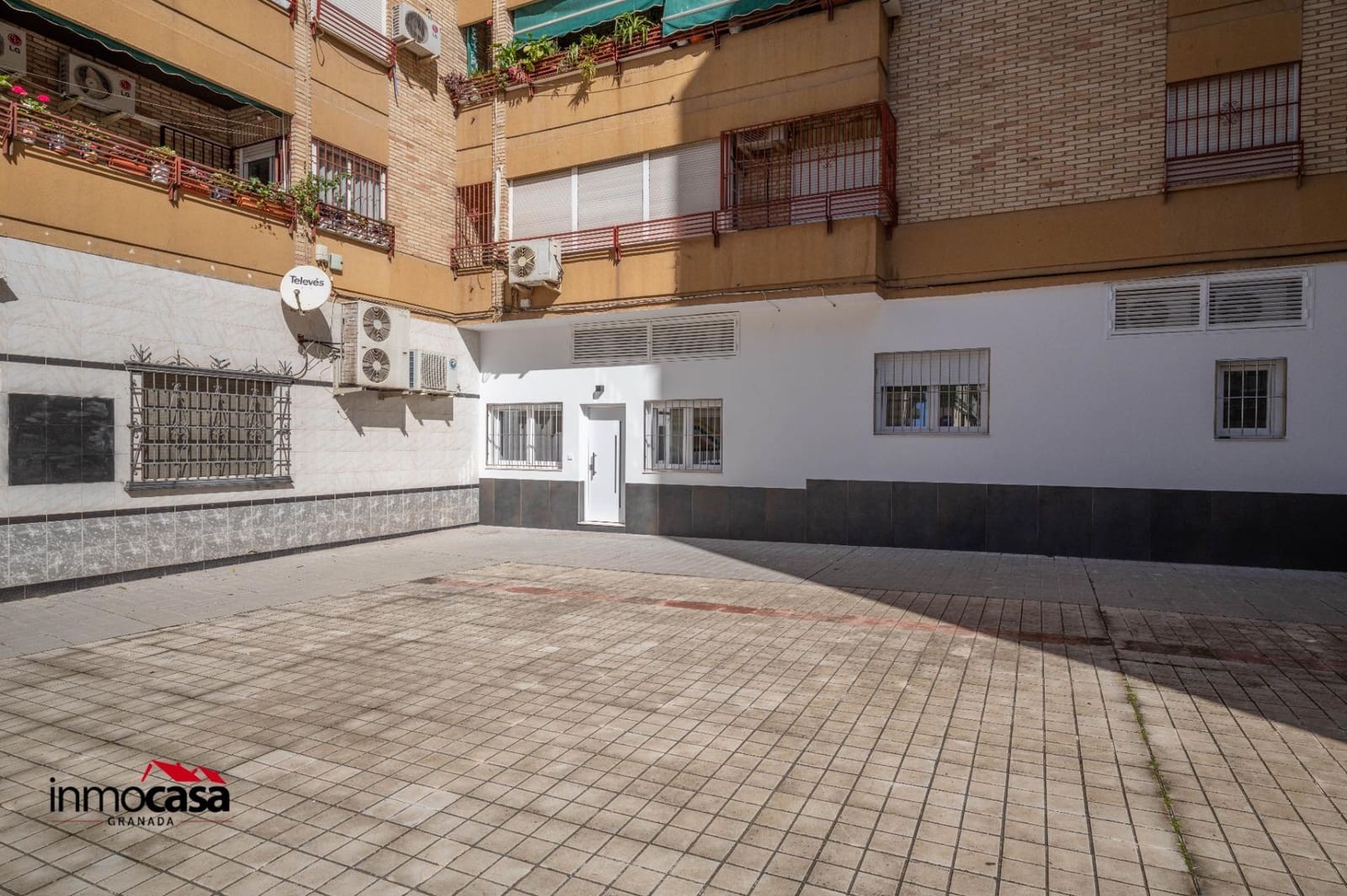 2 soverom Leilighet til leie i Granada by - € 800 (Ref: 9748156)