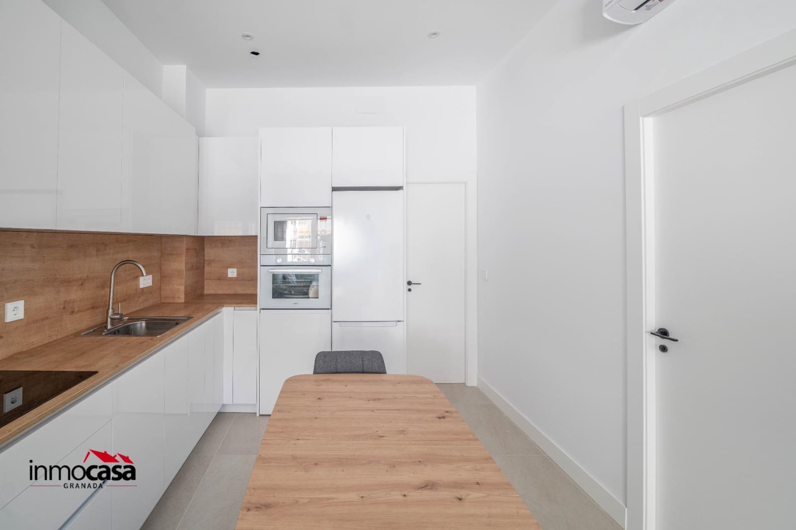 2 soverom Leilighet til leie i Granada by - € 800 (Ref: 9748156)