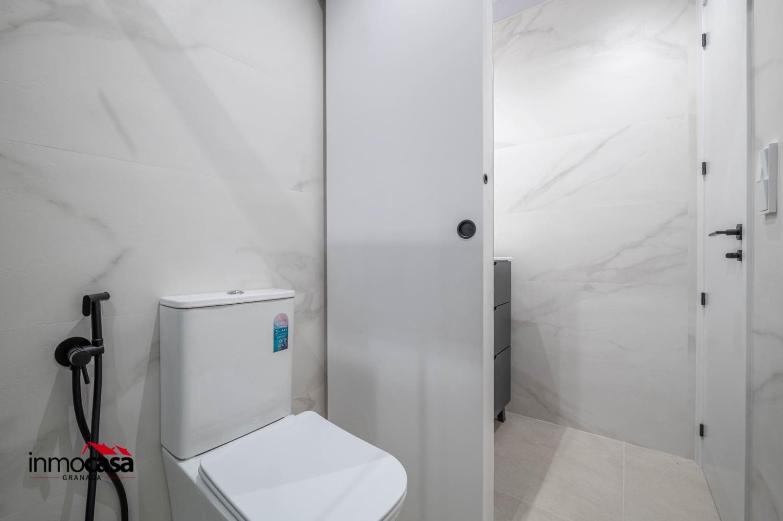 2 soverom Leilighet til leie i Granada by - € 800 (Ref: 9748156)