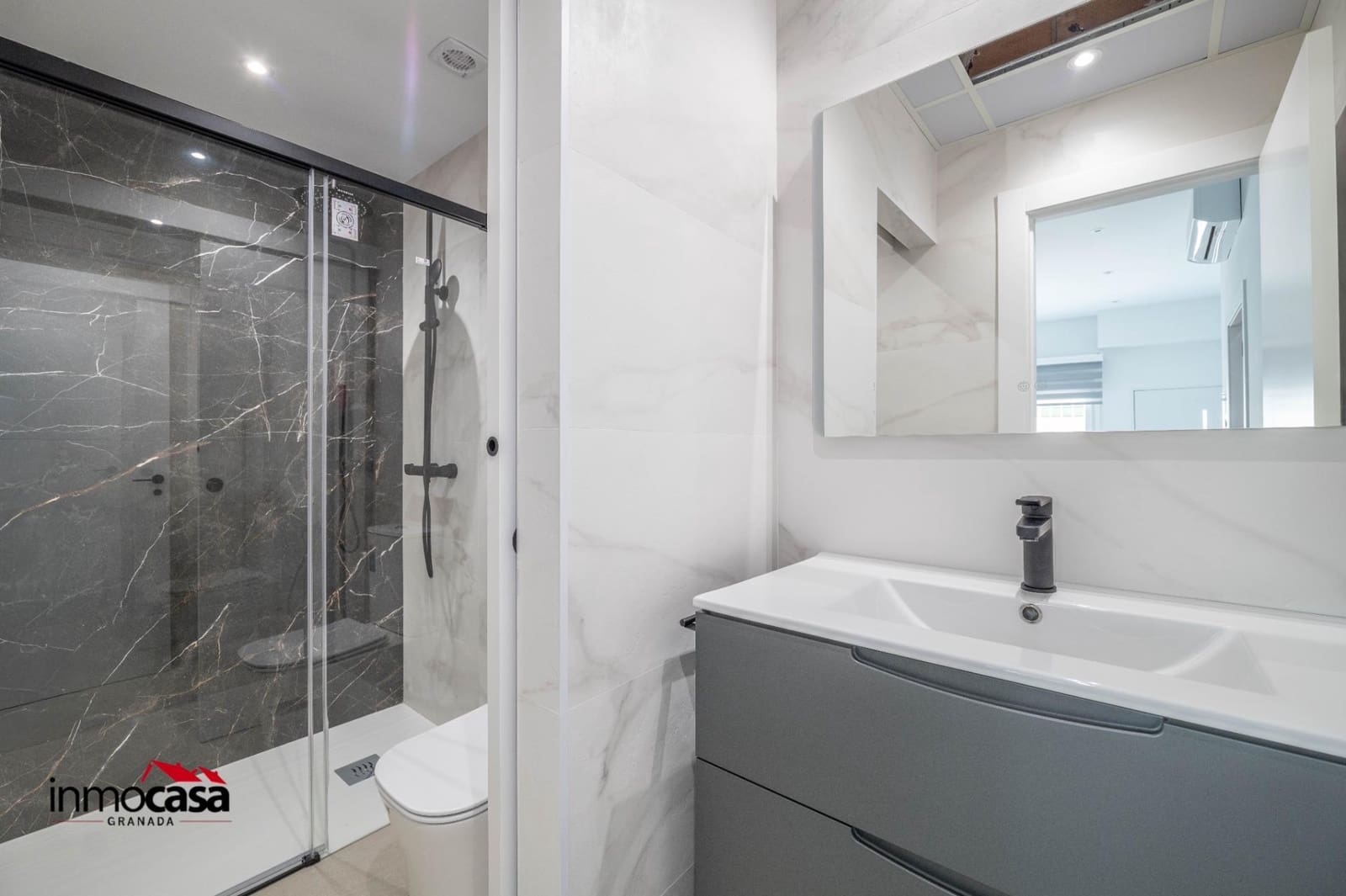 2 soverom Leilighet til leie i Granada by - € 800 (Ref: 9748156)