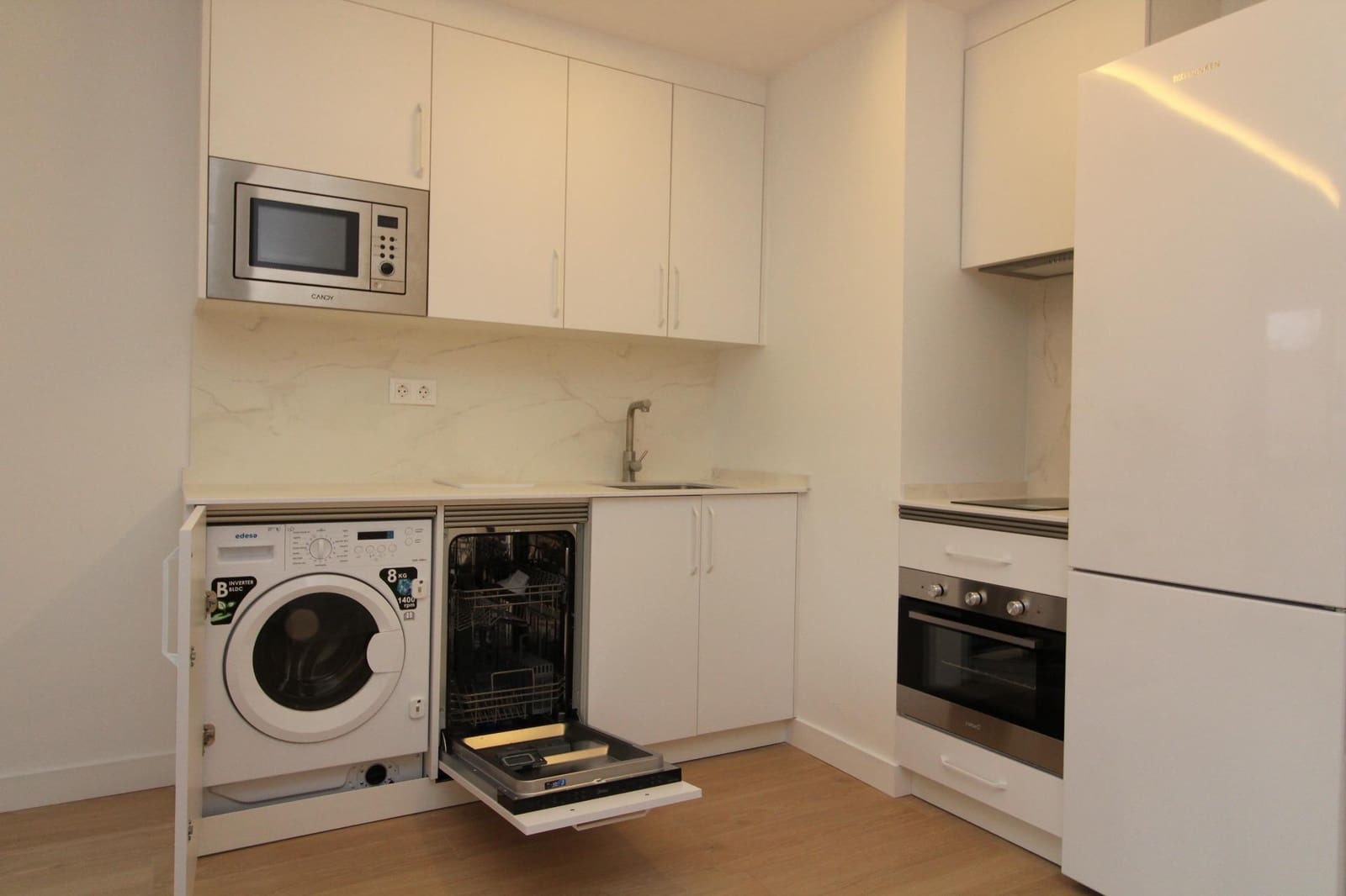 Studio for rent in Granada city with pool - € 750 (Ref: 9748158)