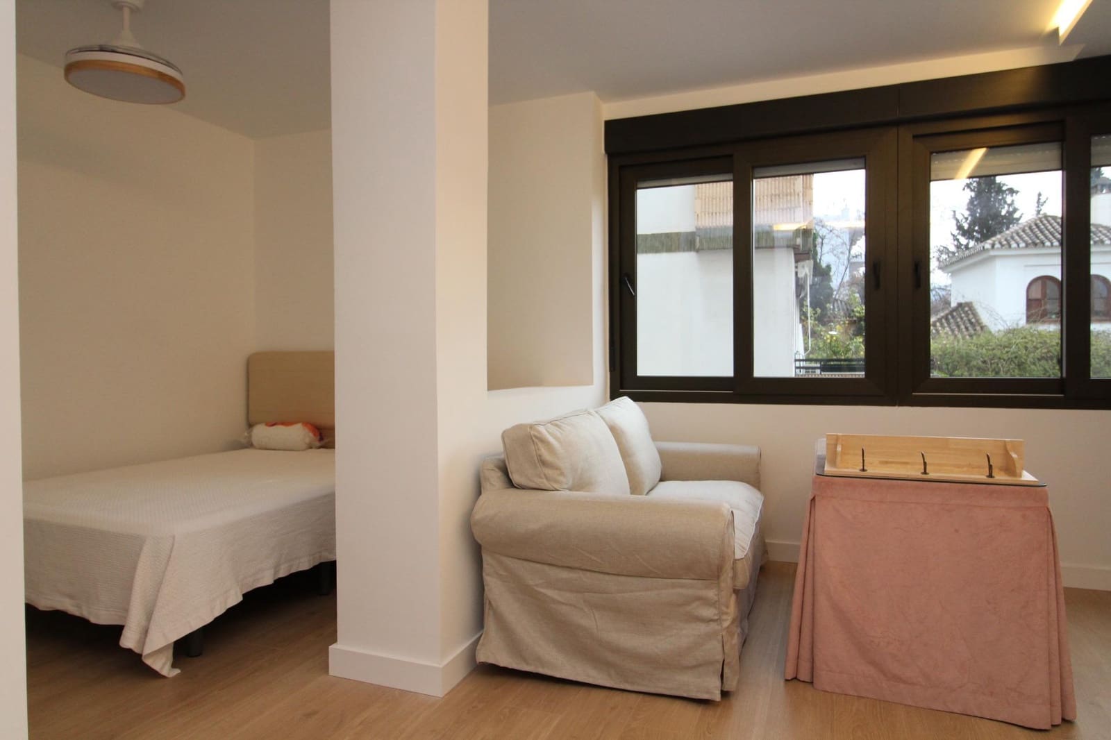 Studio for rent in Granada city with pool - € 750 (Ref: 9748158)