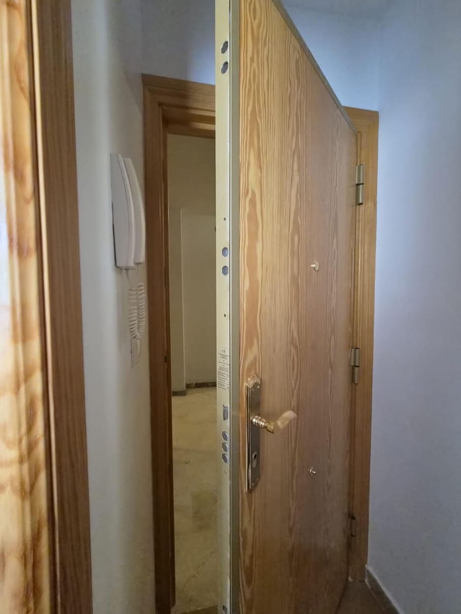 2 slaapkamer Flat te huur in Armilla met garage - € 700 (Ref: 9748159)