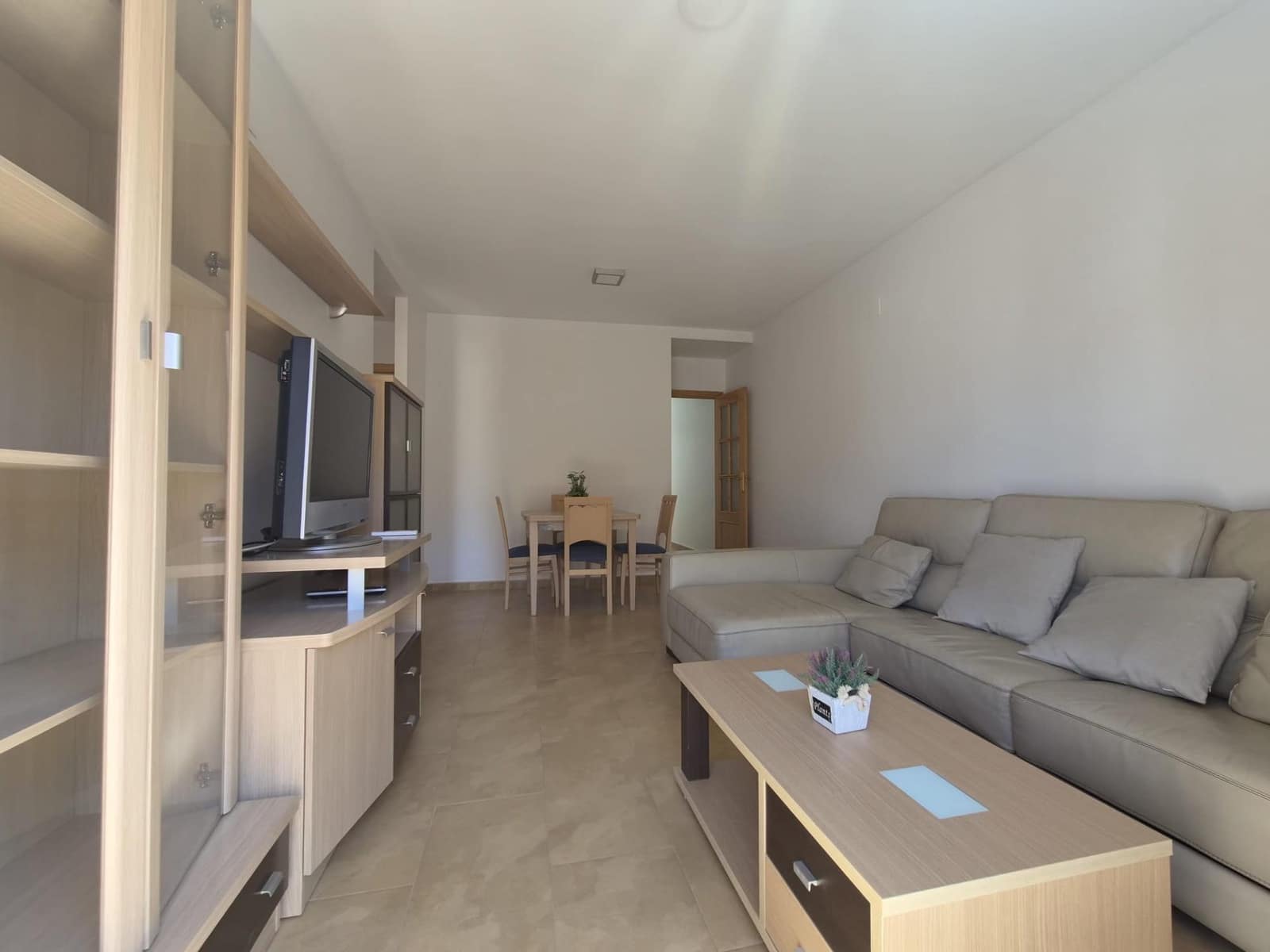 2 slaapkamer Flat te huur in Armilla met garage - € 700 (Ref: 9748159)