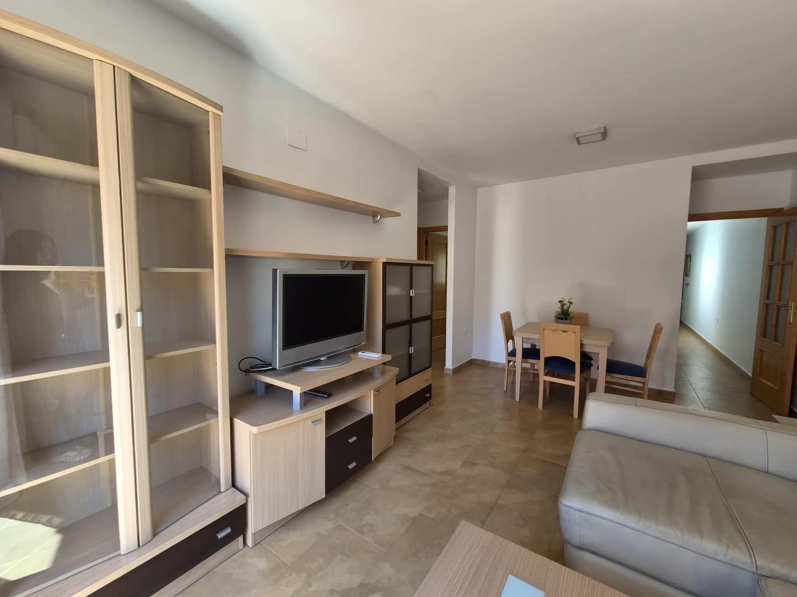 2 slaapkamer Flat te huur in Armilla met garage - € 700 (Ref: 9748159)