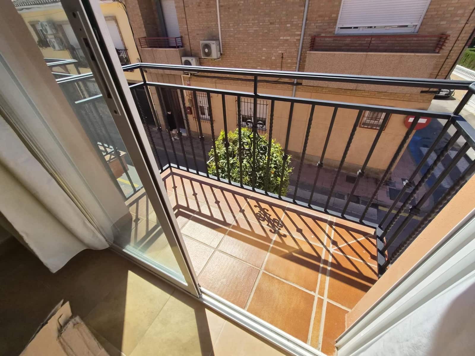 2 slaapkamer Flat te huur in Armilla met garage - € 700 (Ref: 9748159)