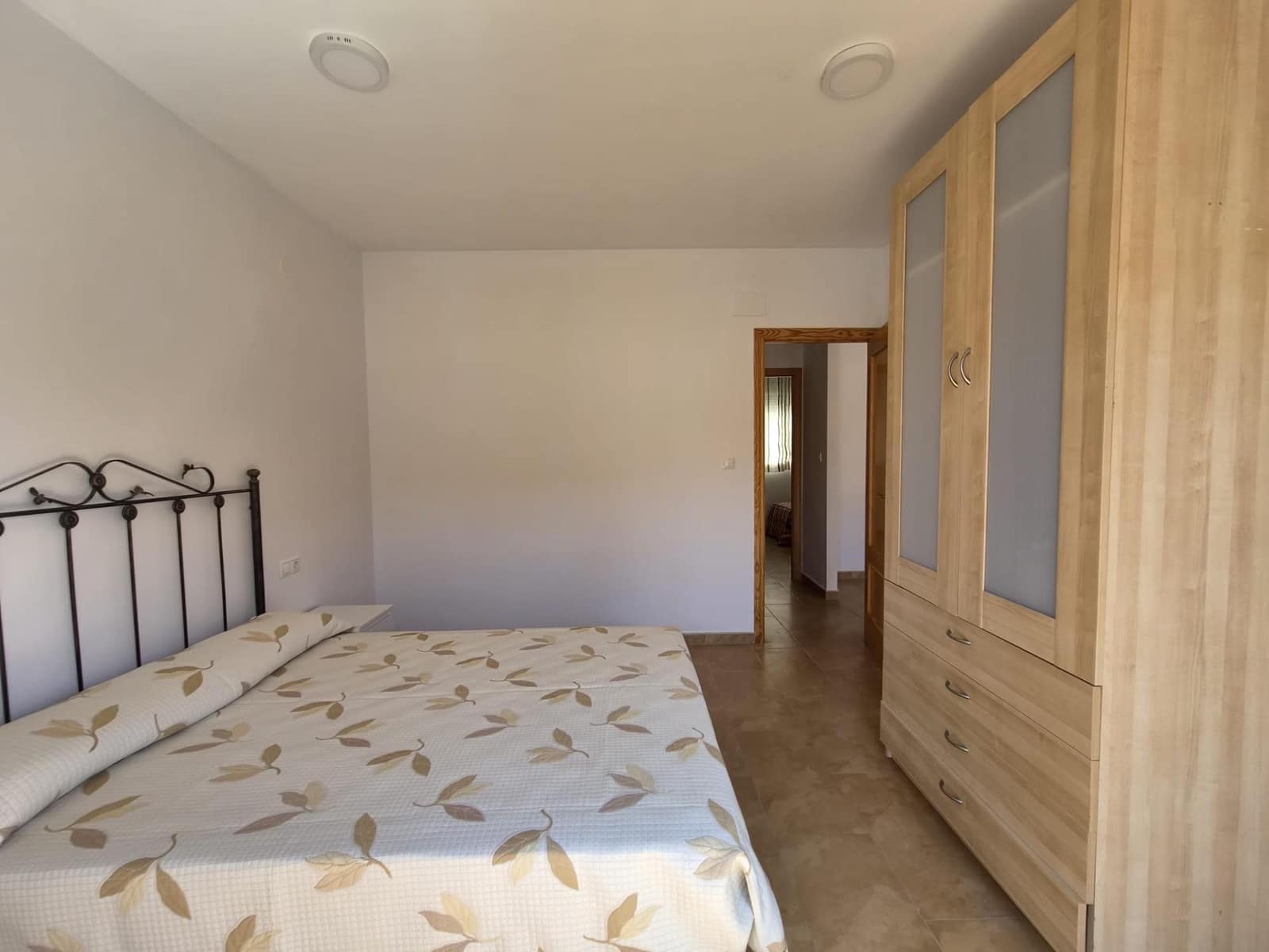 2 slaapkamer Flat te huur in Armilla met garage - € 700 (Ref: 9748159)