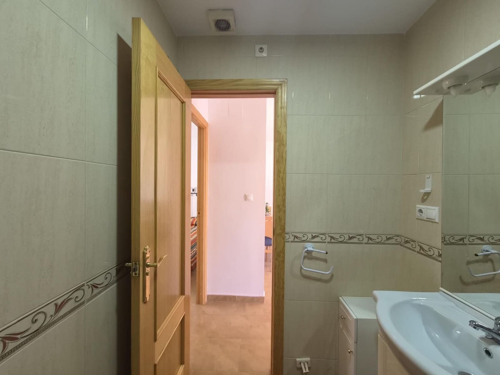 2 slaapkamer Flat te huur in Armilla met garage - € 700 (Ref: 9748159)