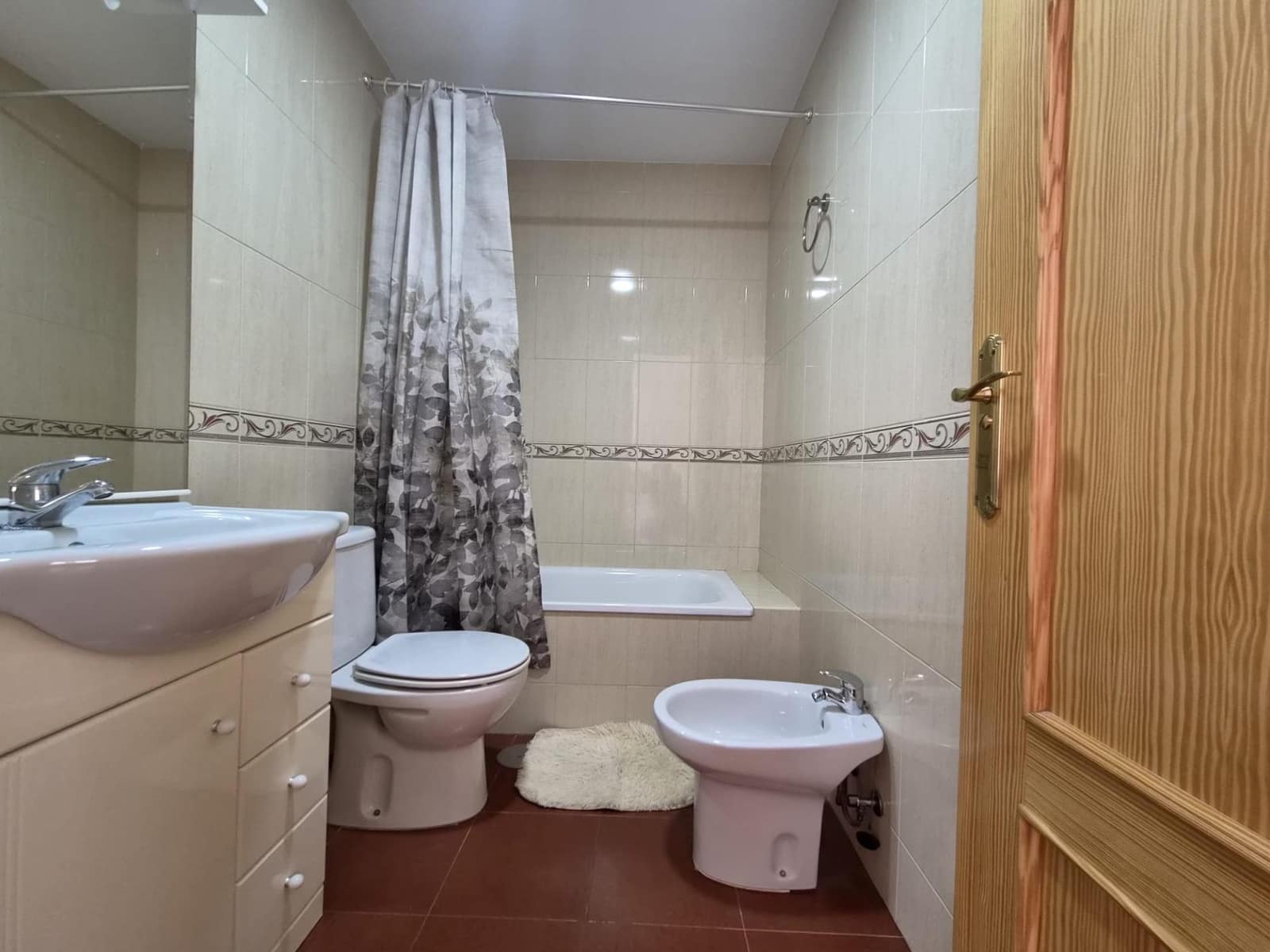 2 slaapkamer Flat te huur in Armilla met garage - € 700 (Ref: 9748159)