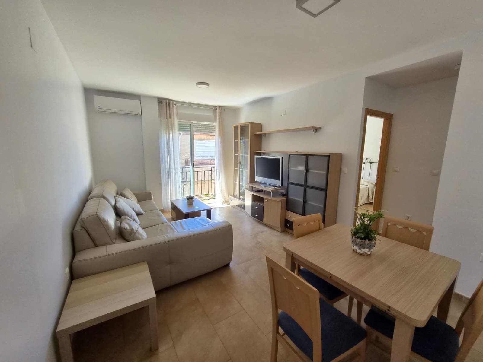 2 slaapkamer Flat te huur in Armilla met garage - € 700 (Ref: 9748159)