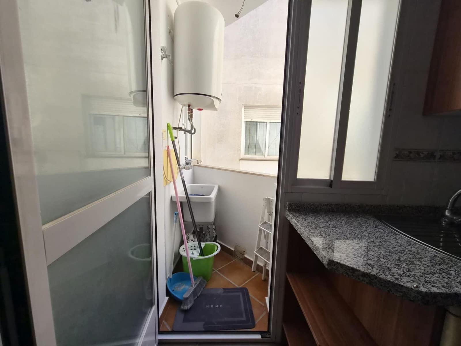 2 slaapkamer Flat te huur in Armilla met garage - € 700 (Ref: 9748159)