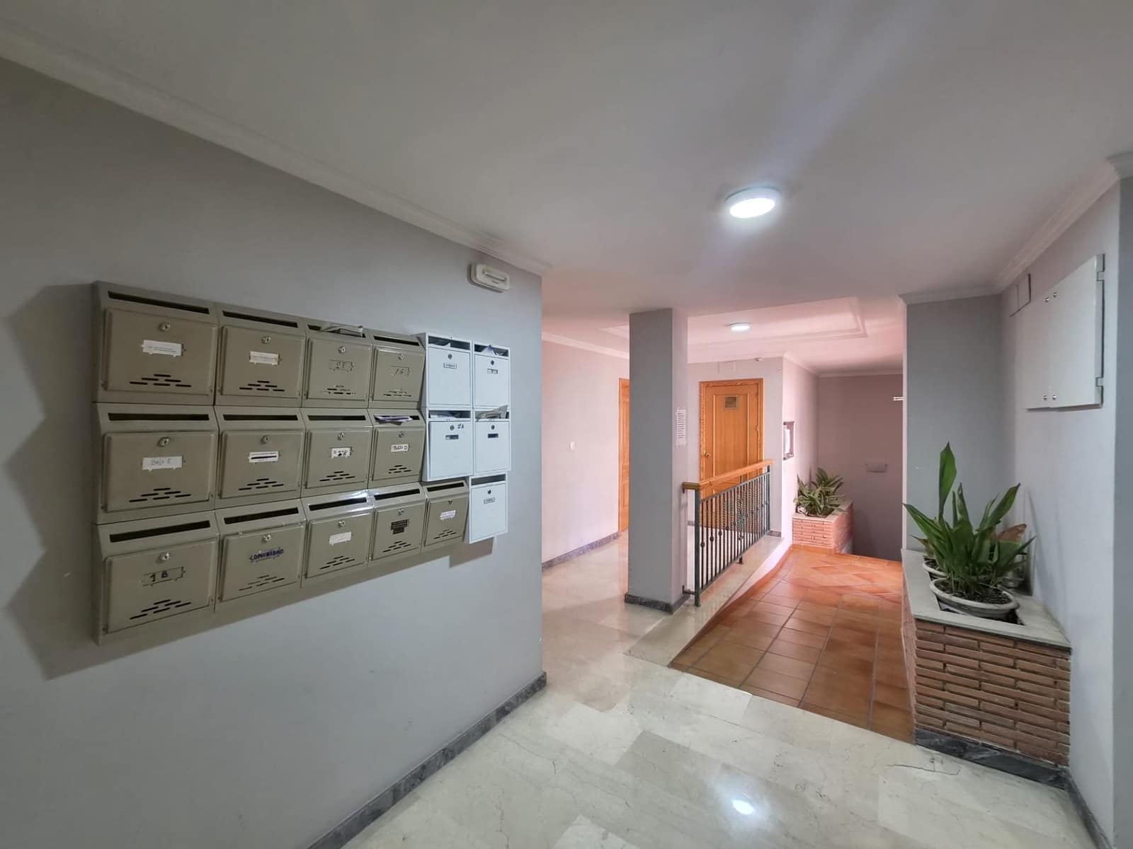 2 slaapkamer Flat te huur in Armilla met garage - € 700 (Ref: 9748159)