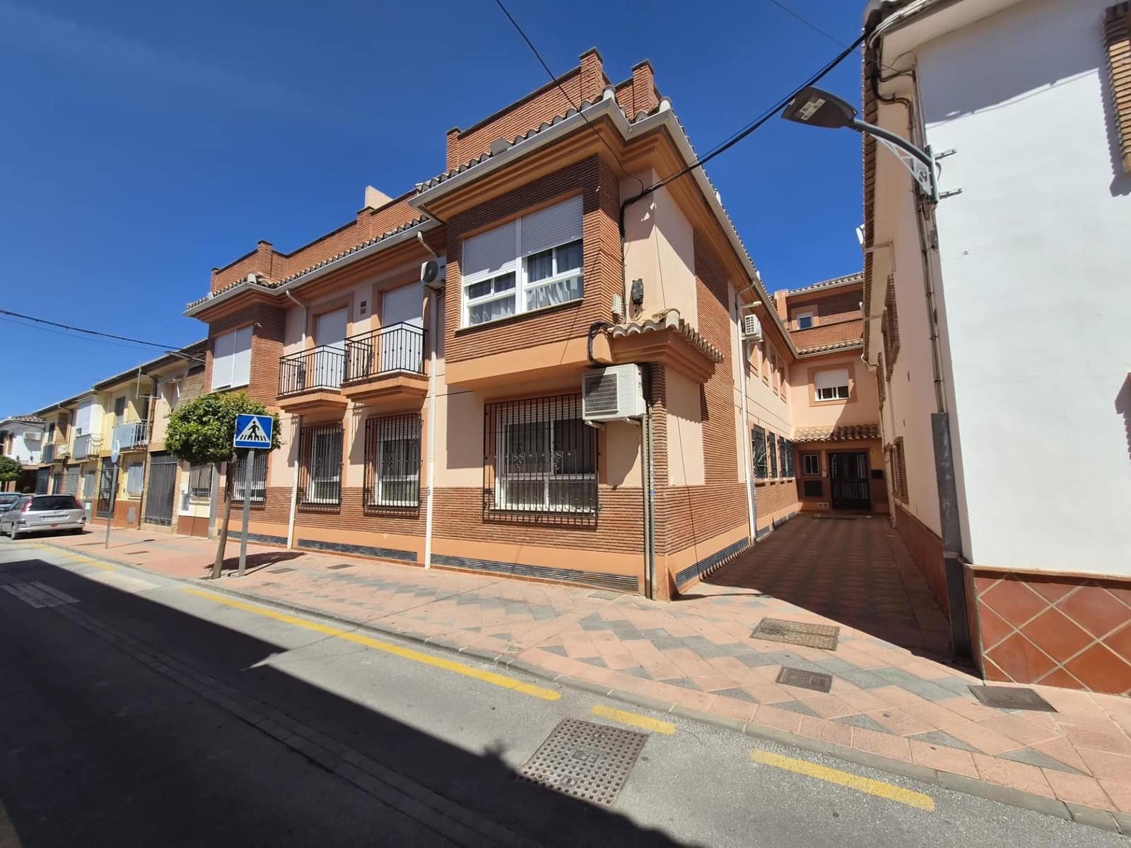 2 slaapkamer Flat te huur in Armilla met garage - € 700 (Ref: 9748159)