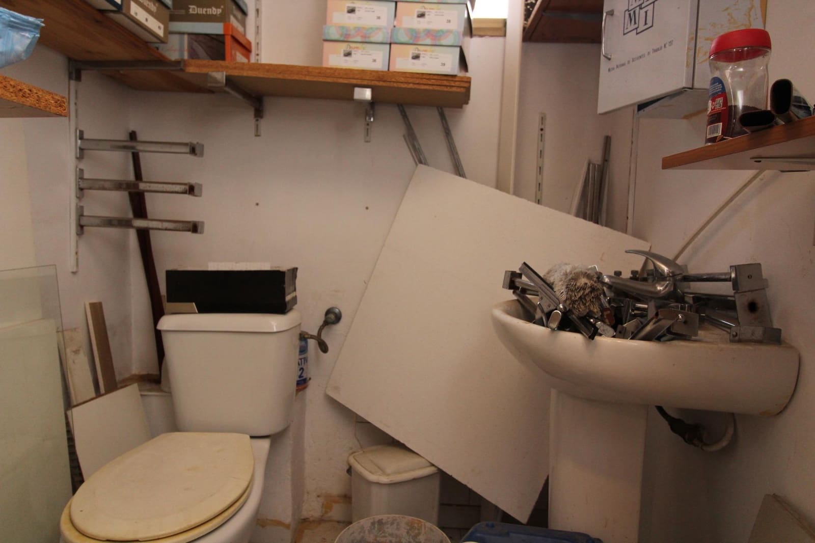 Erhverv til leje i Granada by - € 650 (Ref: 9755863)