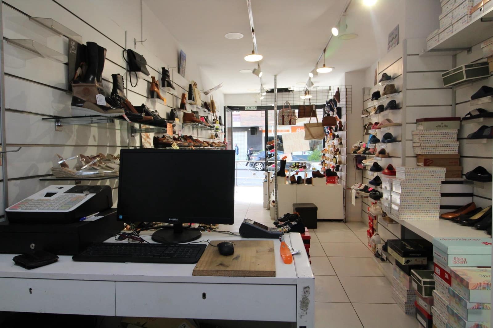 Erhverv til leje i Granada by - € 650 (Ref: 9755863)