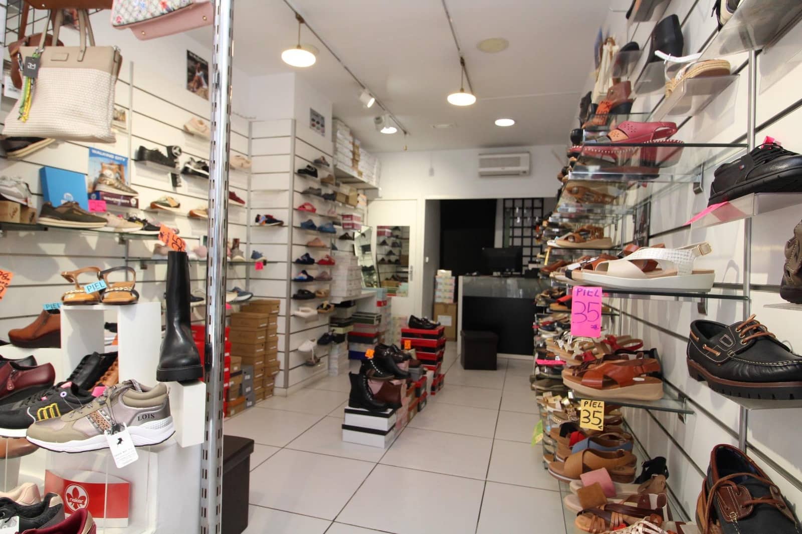 Erhverv til leje i Granada by - € 650 (Ref: 9755863)