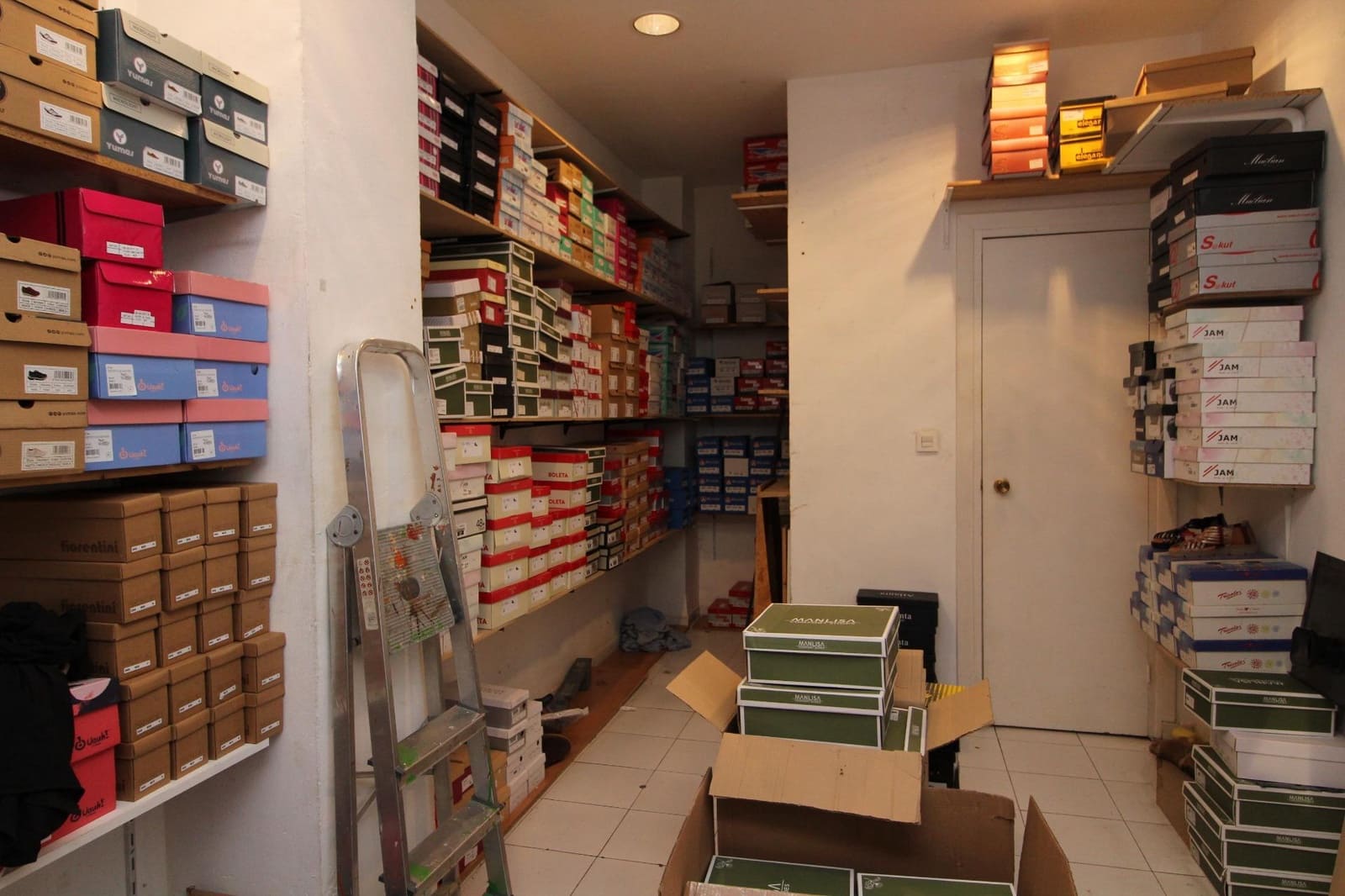 Erhverv til leje i Granada by - € 650 (Ref: 9755863)